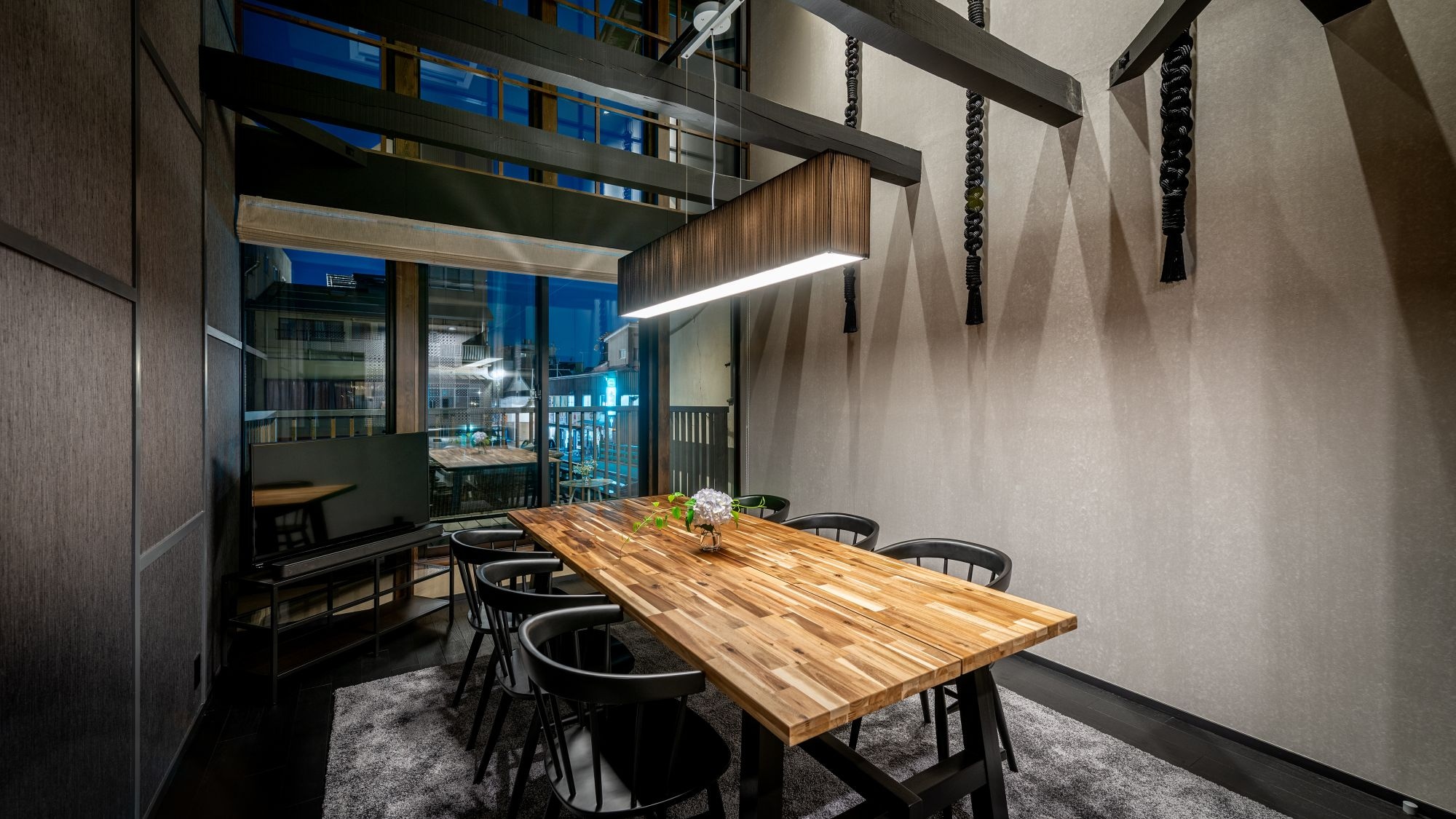 Rented townhouse (detached house of THE MACHIYA HOTEL TAKAYAMA) Living and dining room