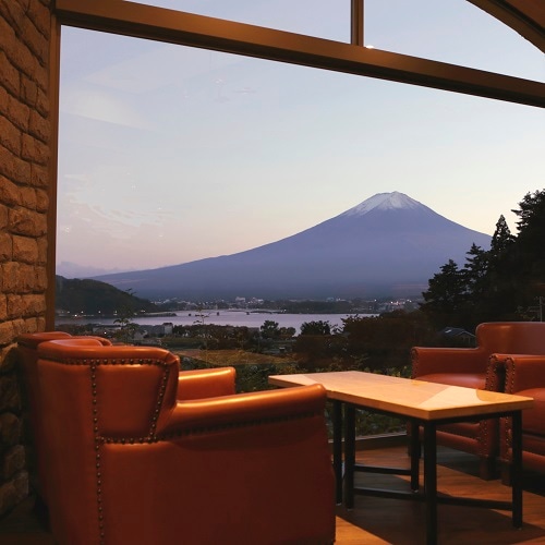 [สิ่งอำนวยความสะดวกในอาคาร] Lobby / Bar Lounge
