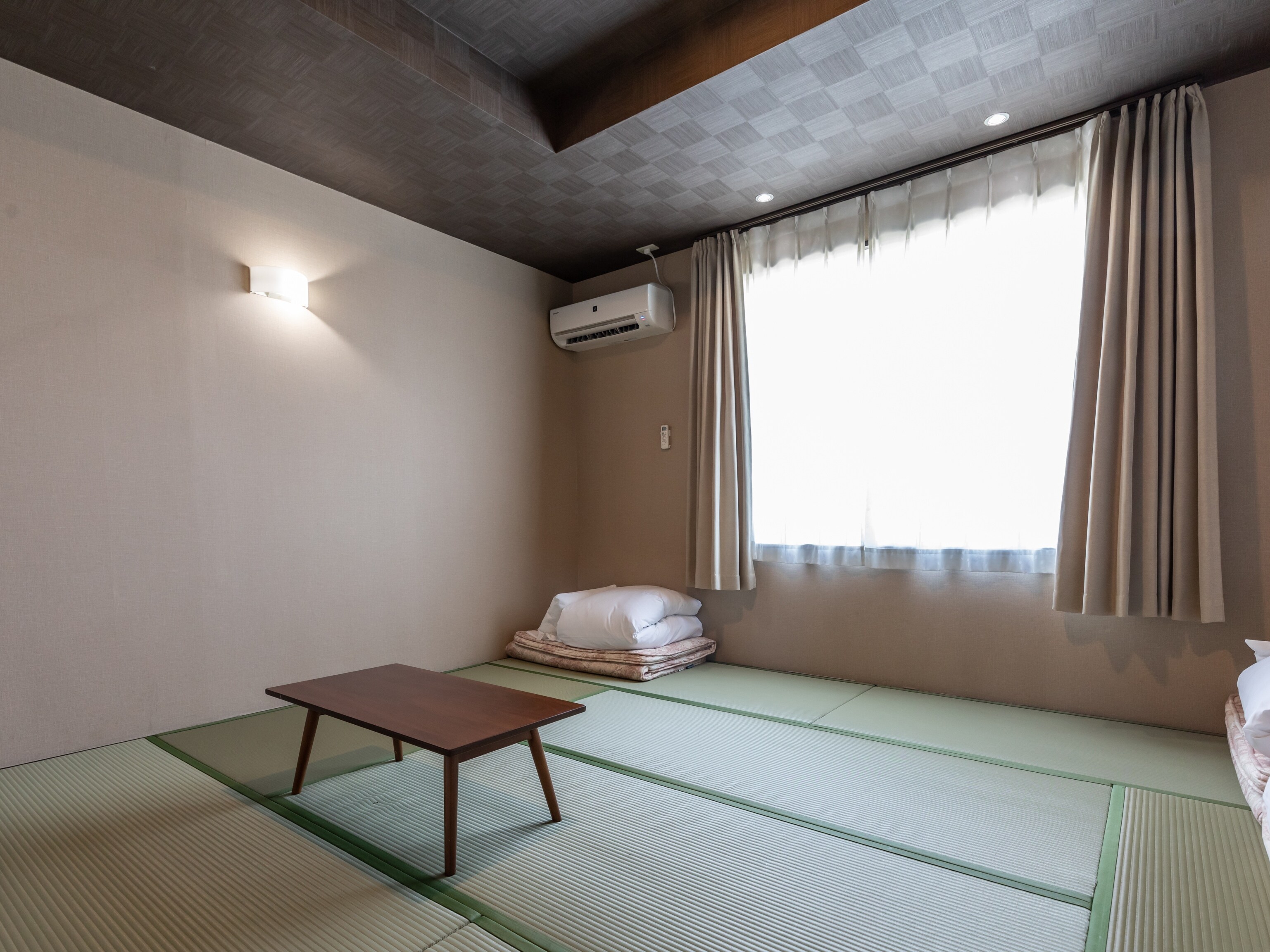  [Non-smoking] Japanese-style room for 1 to 4 people