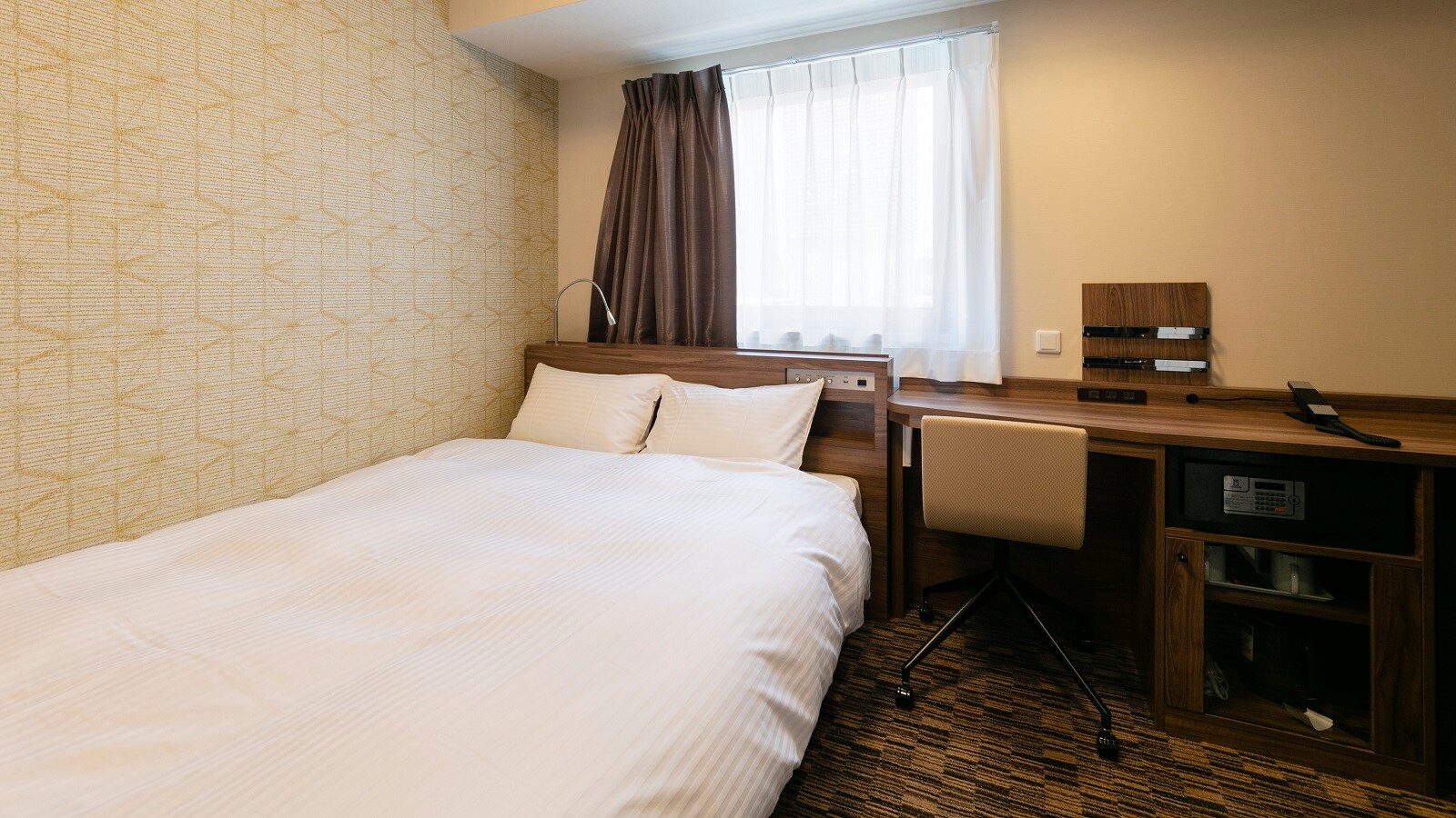 Kamar Double Tempat tidur ukuran 140 cm (12 m2)