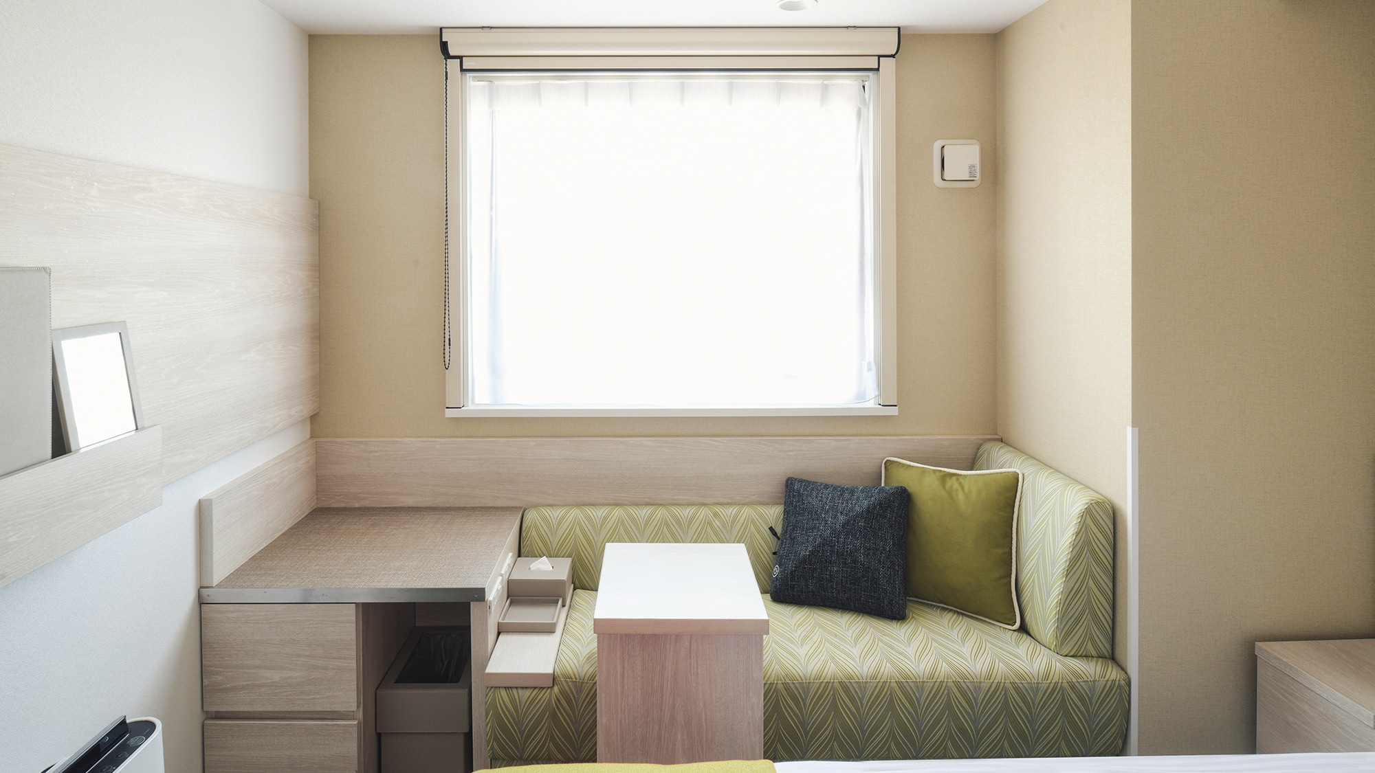 [Standard twin] There is also a sofa by the window. You can spend a relaxing time here.