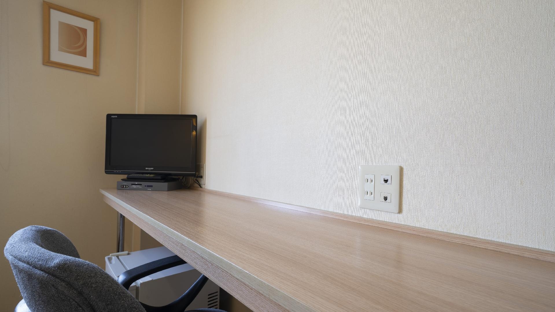 [Double Economy] Desk area