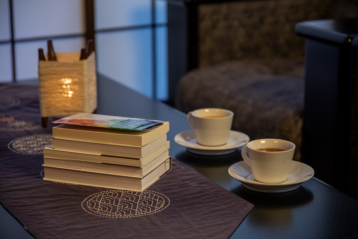 悠閒地讀書