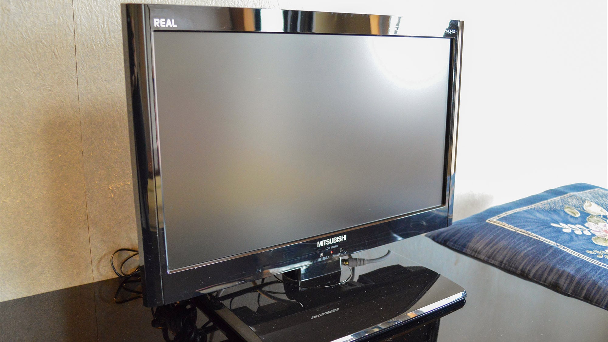 ・Private capsule room/TV available