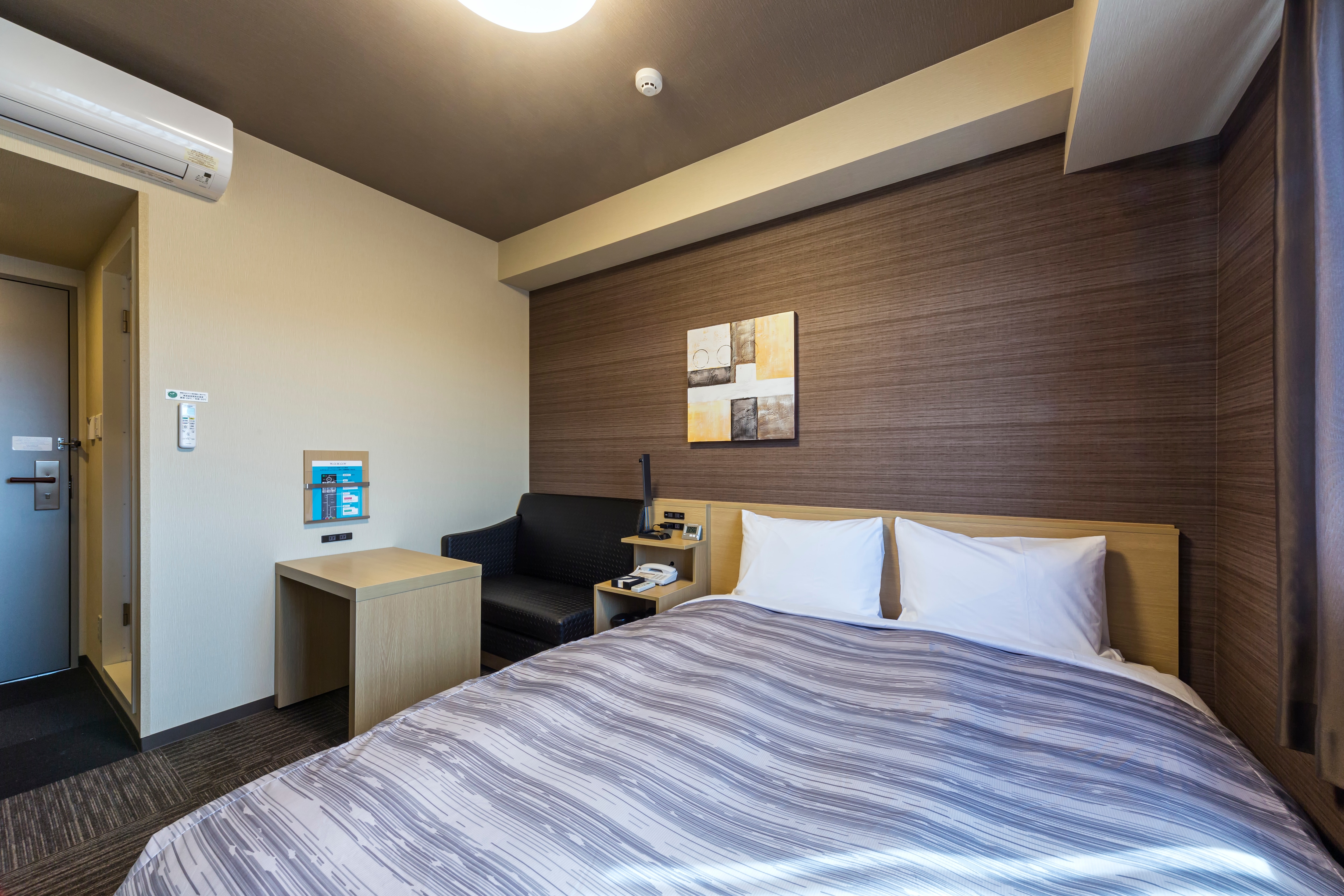 [Guest room] Comfort semi-double room 14 square meters, bed width 140 cm