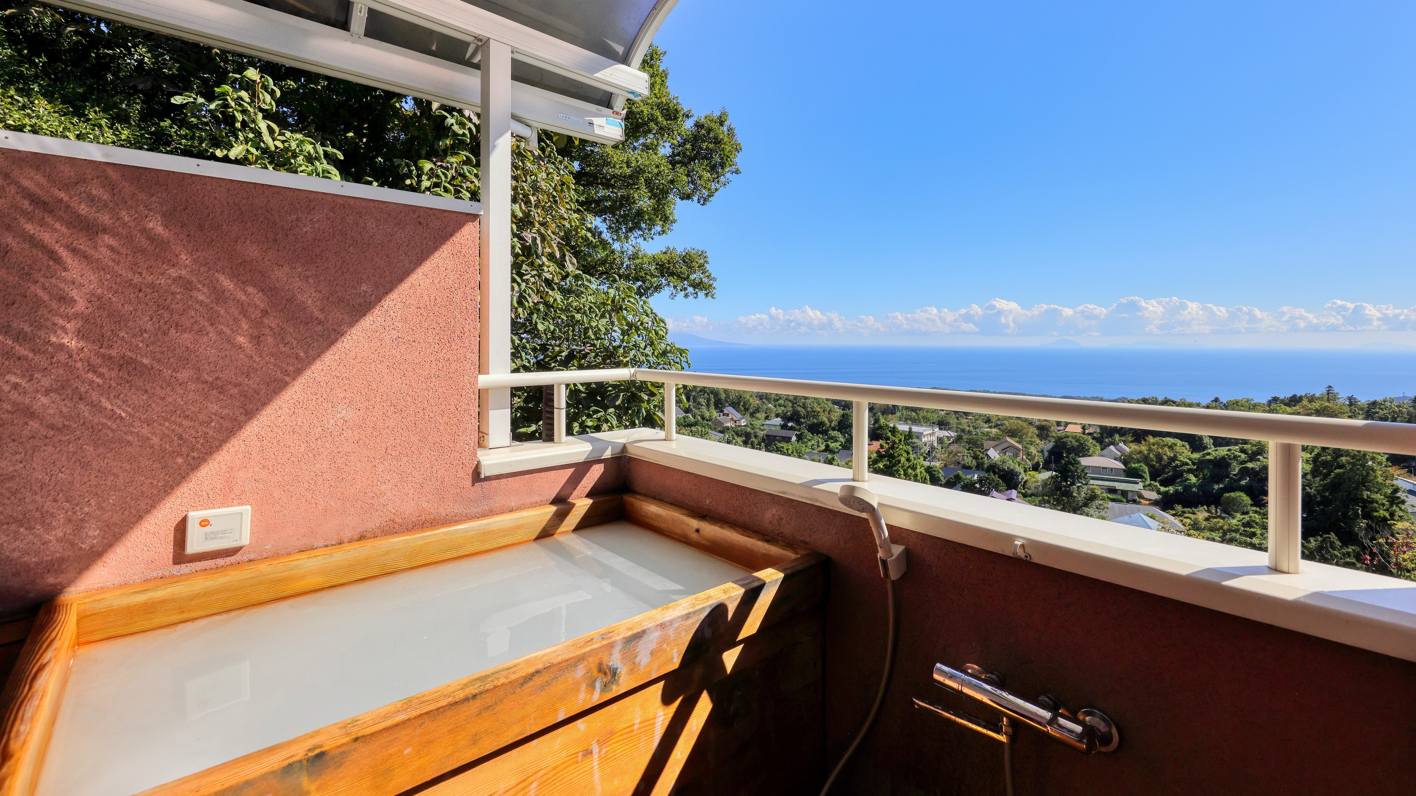 Open-air hot spring bath in guest room [201/Aubergine]