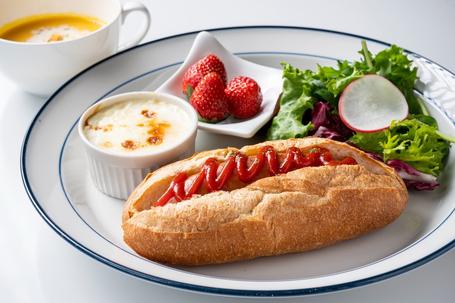 Breakfast hot dog