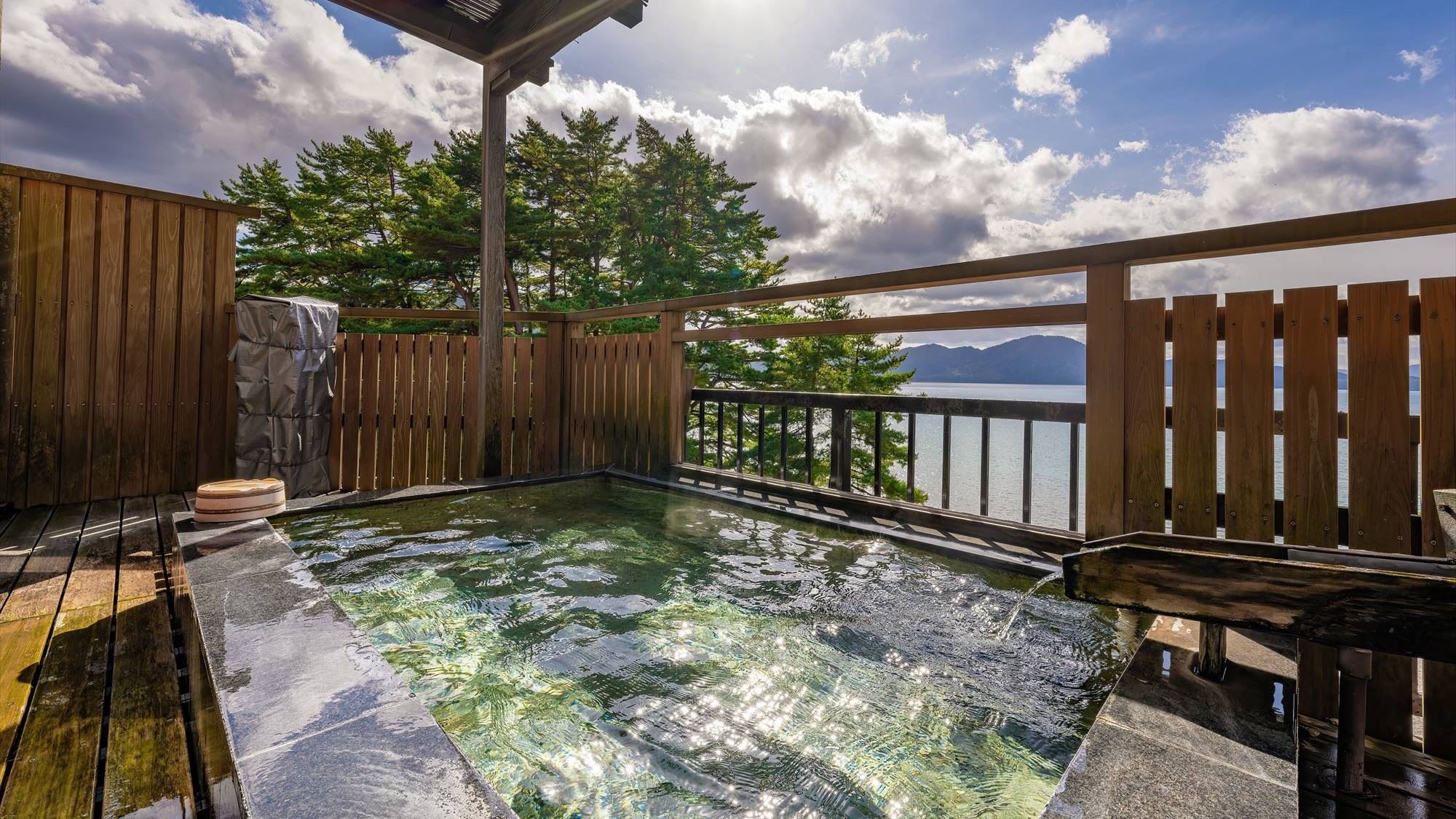 ■免费私人观景露天浴池｜一边欣赏田泽湖的美景，一边享受轻松悠闲的时光