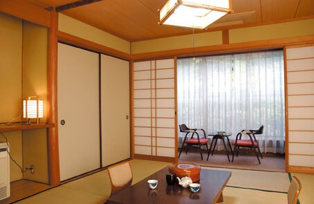 Japanese-style room