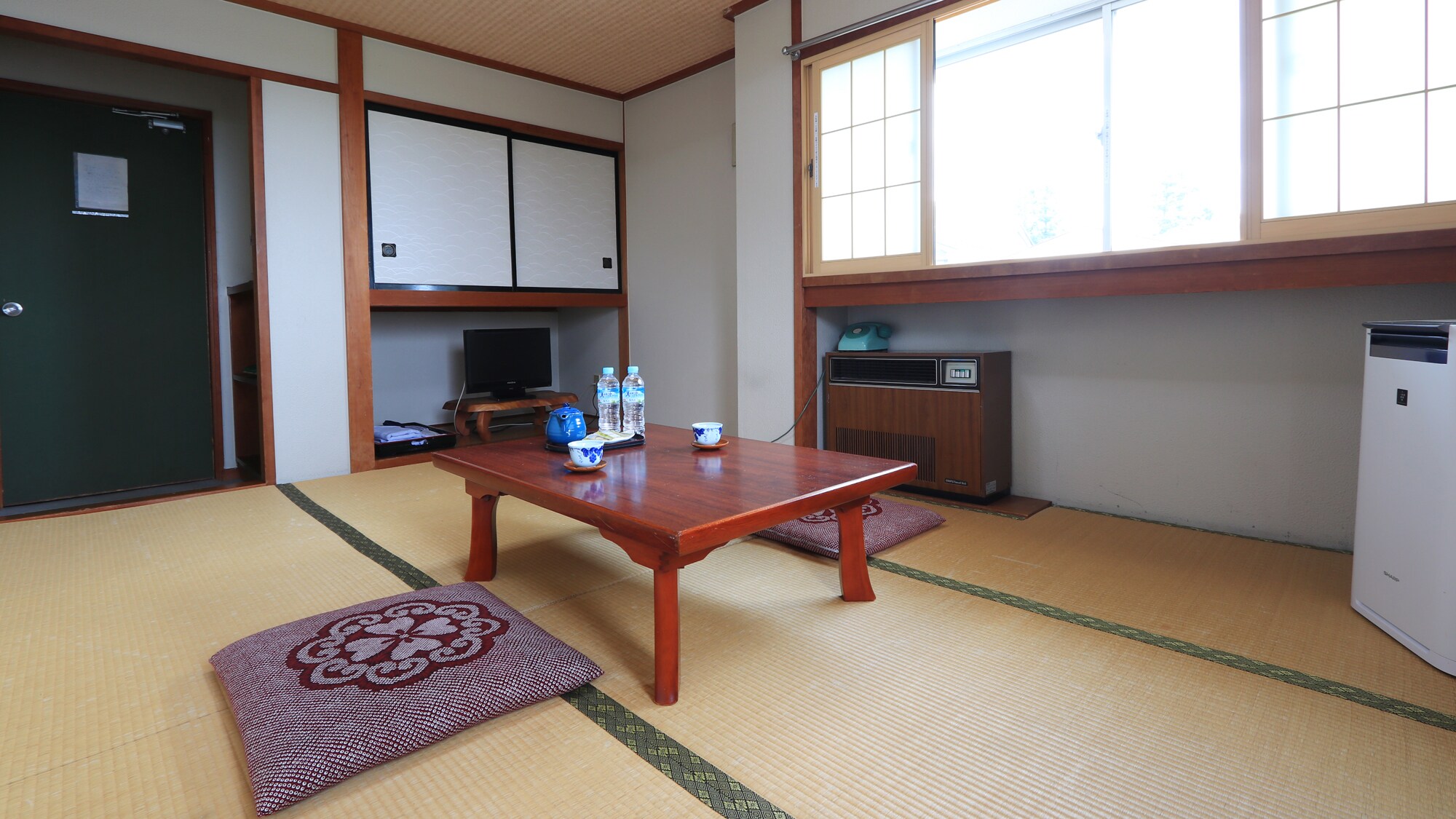 [6 tatami Japanese-style room] Enjoy your relaxing time