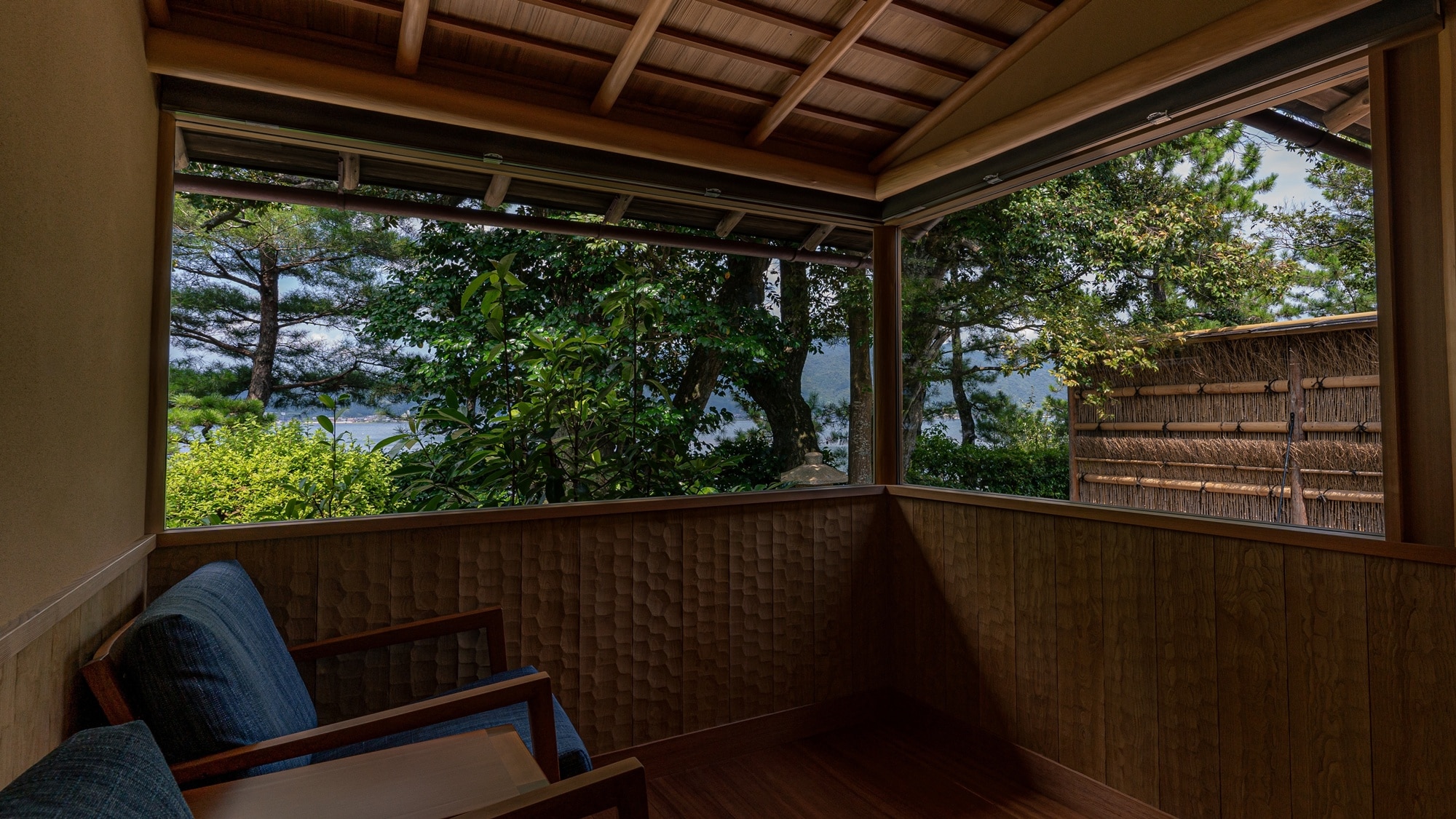 Heavenly Feather Robe (Aso seaside guest room)