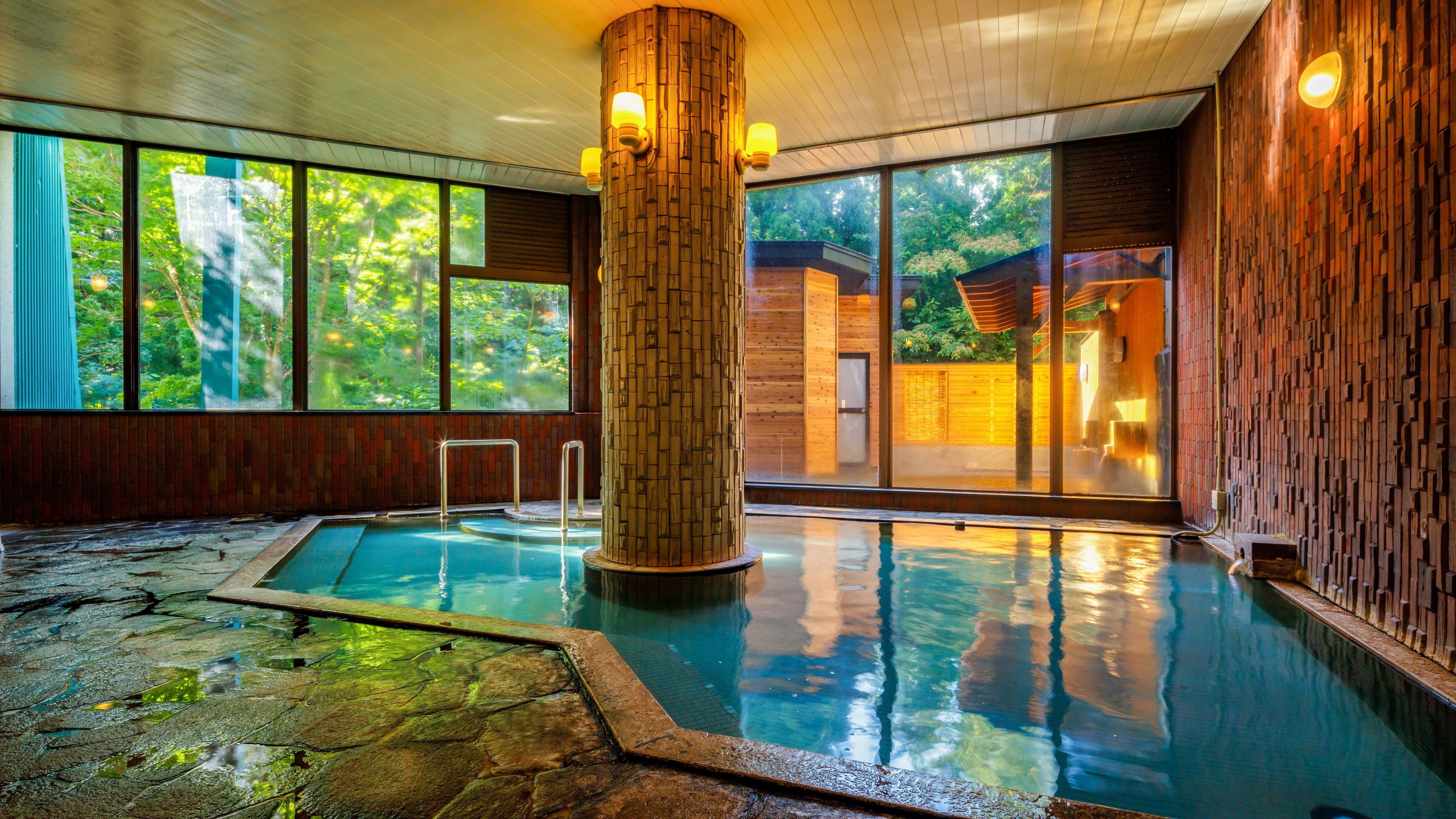 Large public bath "Hosen no Yu"