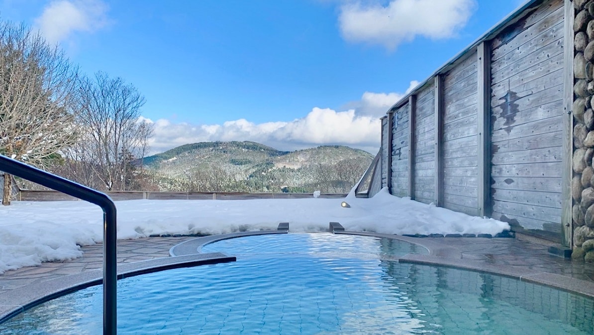 Open-air bath winter