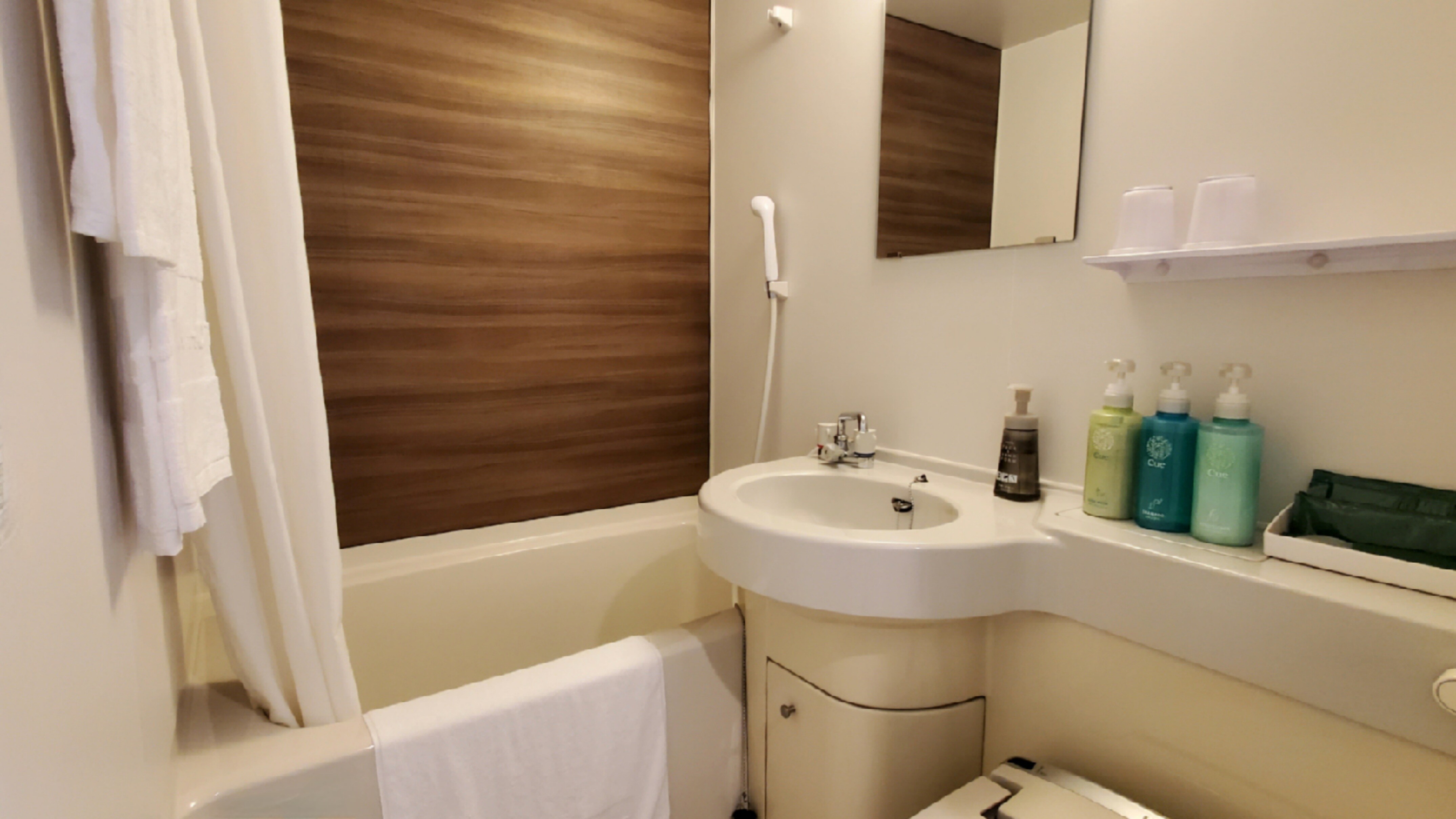 Inside the semi-double room unit