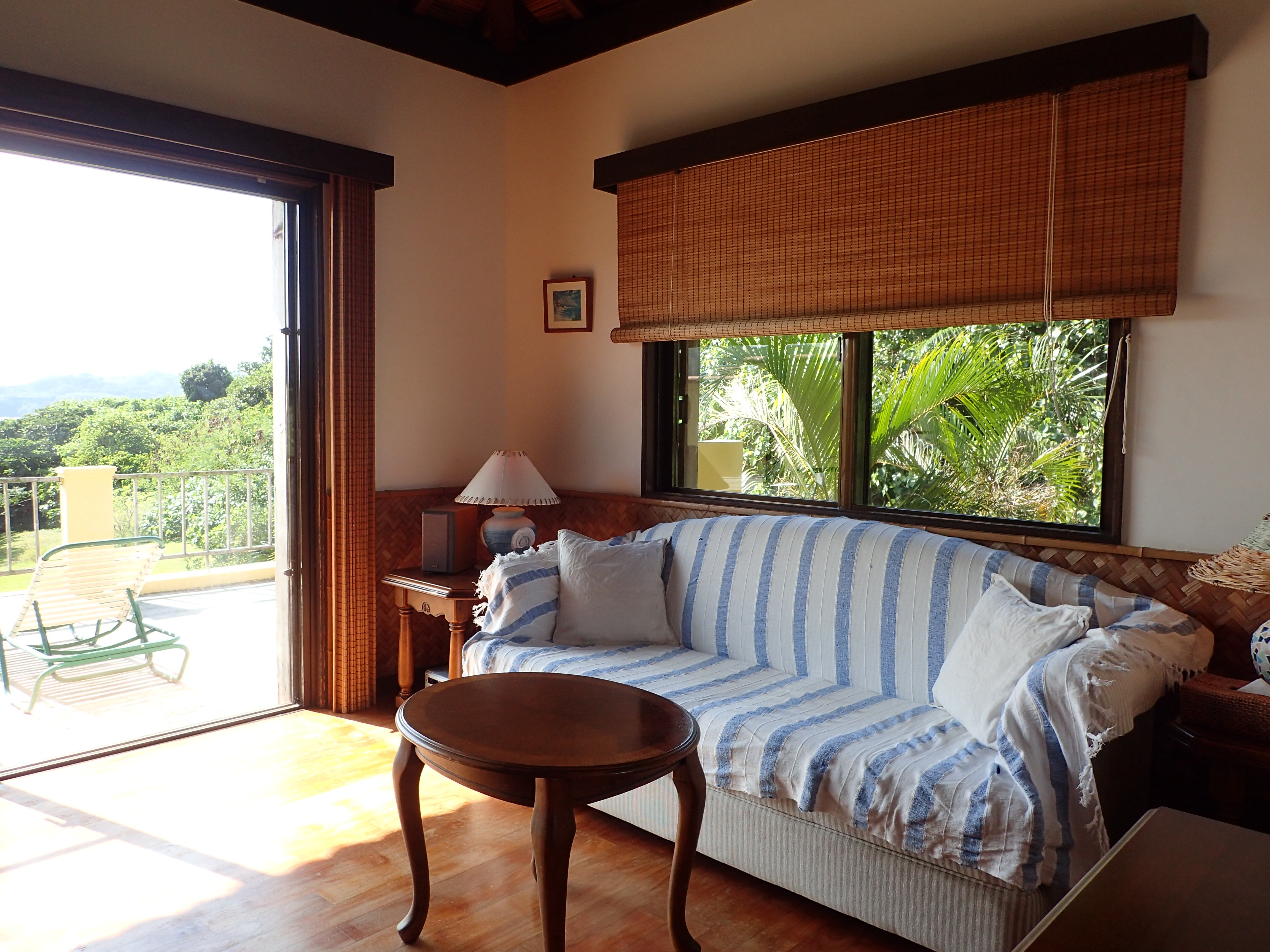 2F kamar tamu tipe B ruang tamu