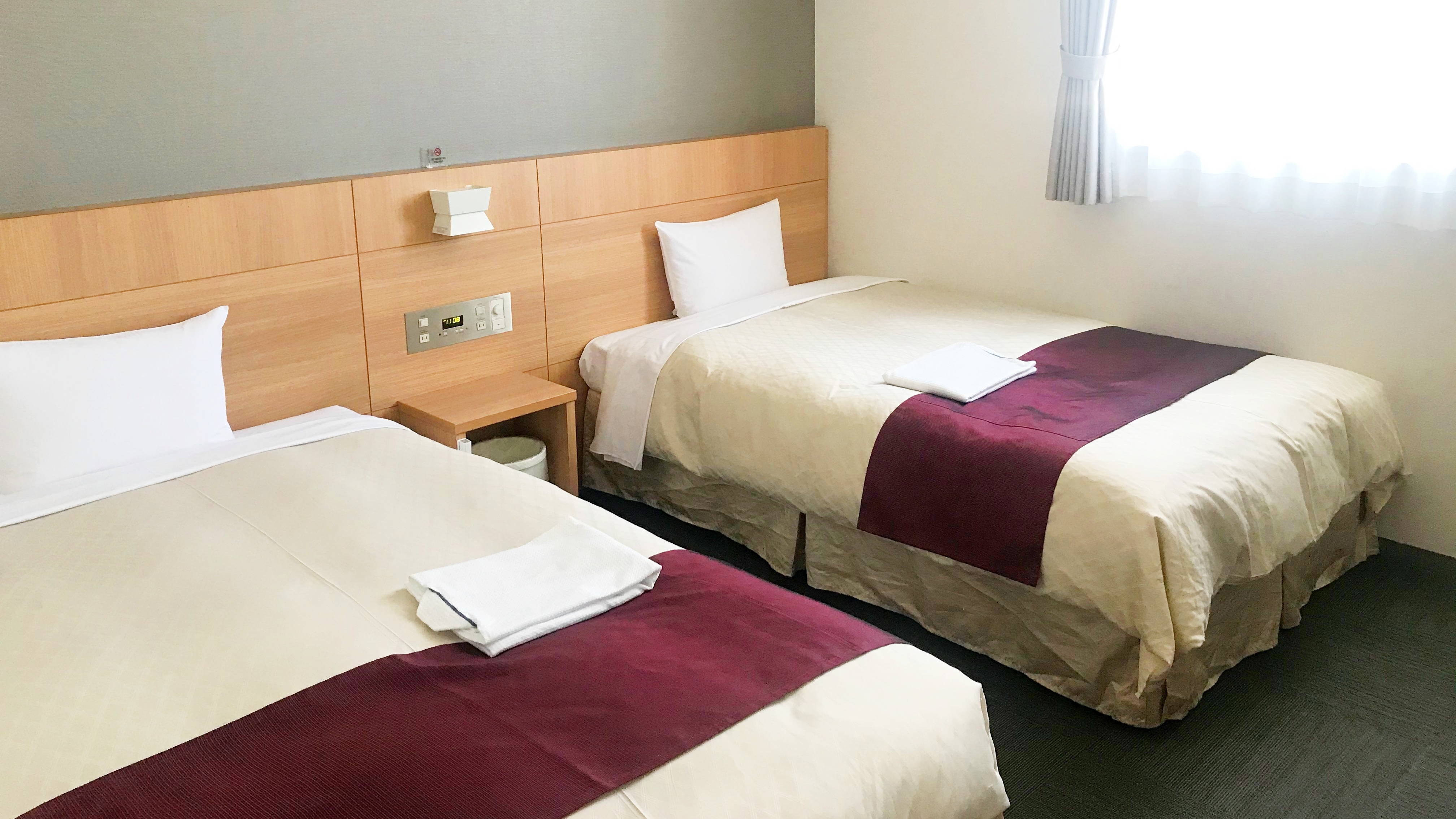 [All rooms are spacious with over 20 square meters!] Twin room (120cm wide bed)