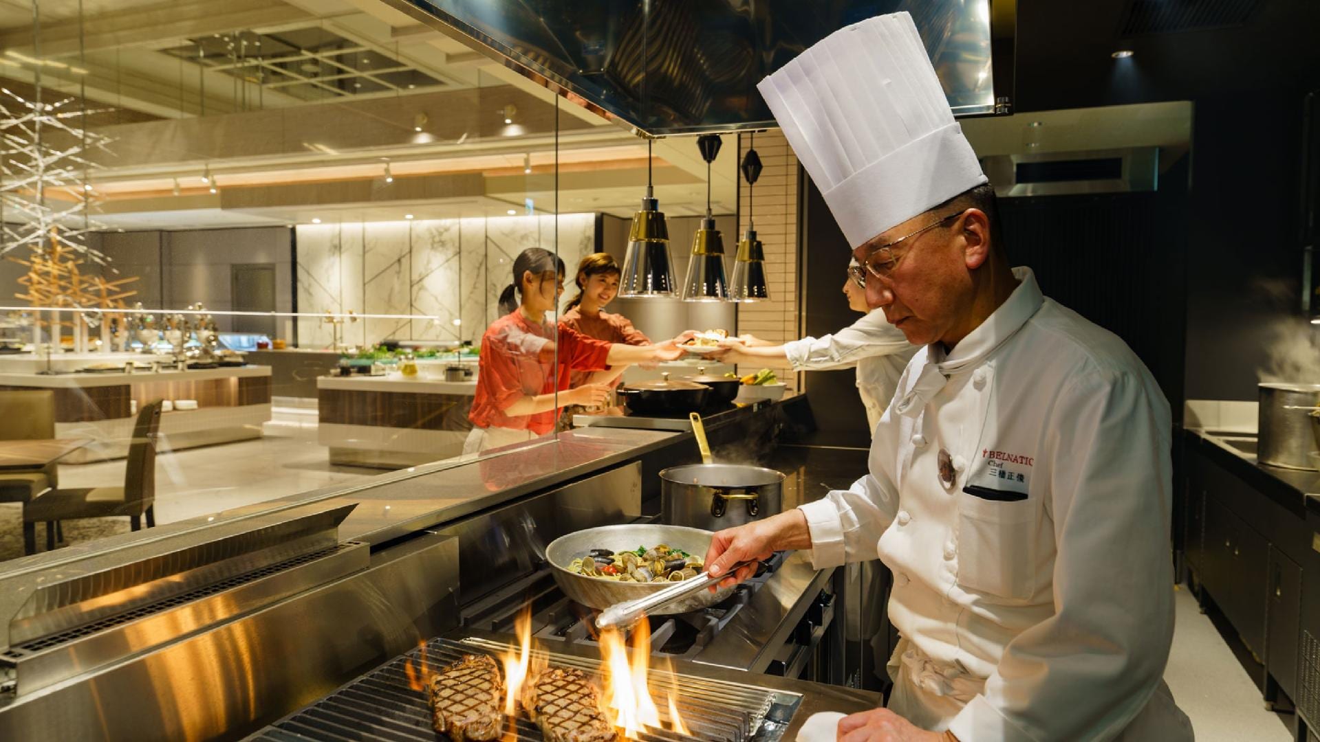 [Dinner/Buffet] Live kitchen! The chef will cook right in front of you♪