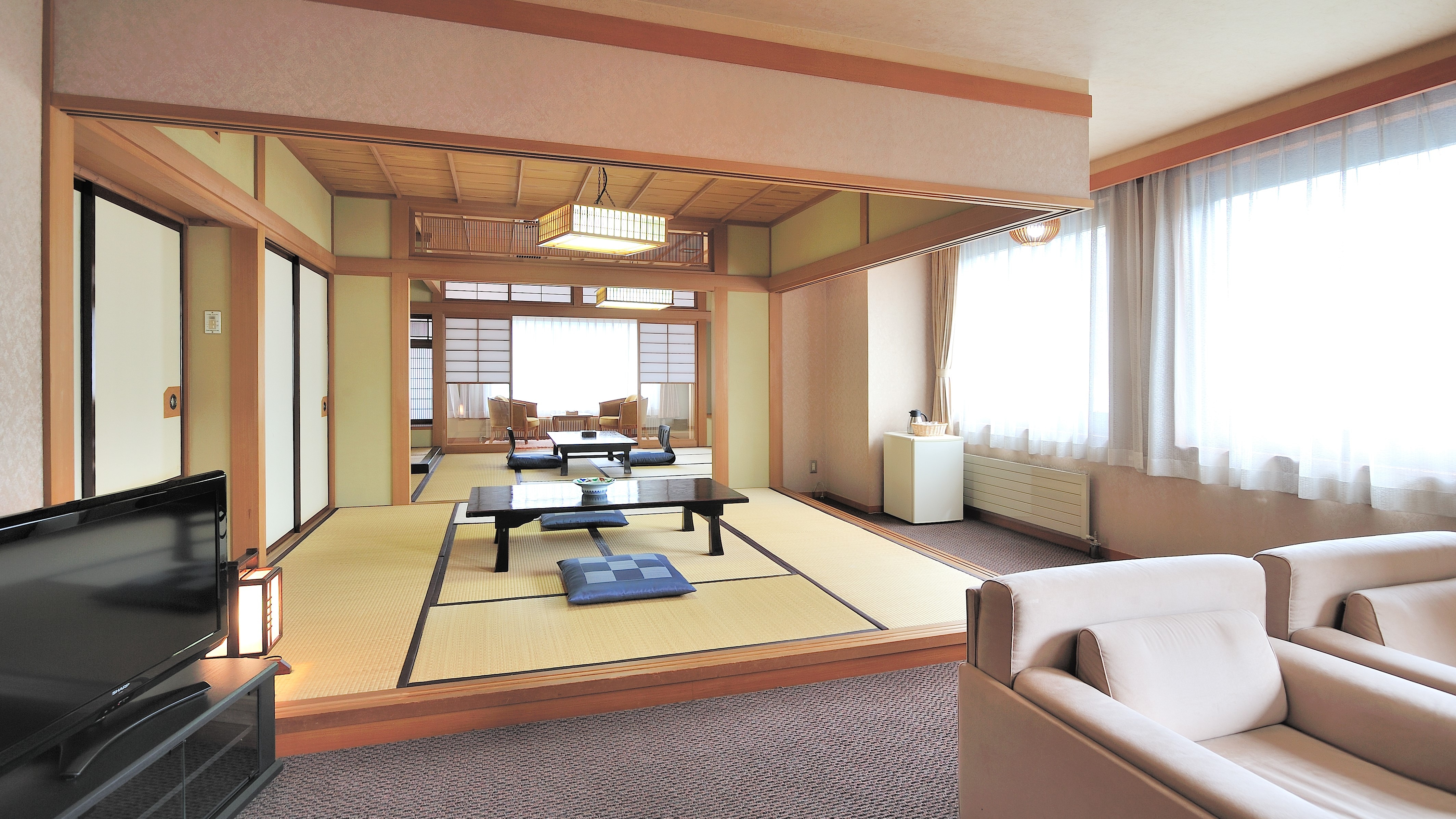 Kamar bergaya Jepang 10 tikar tatami + 6 tikar tatami + ruang tamu dengan bak mandi dan toilet