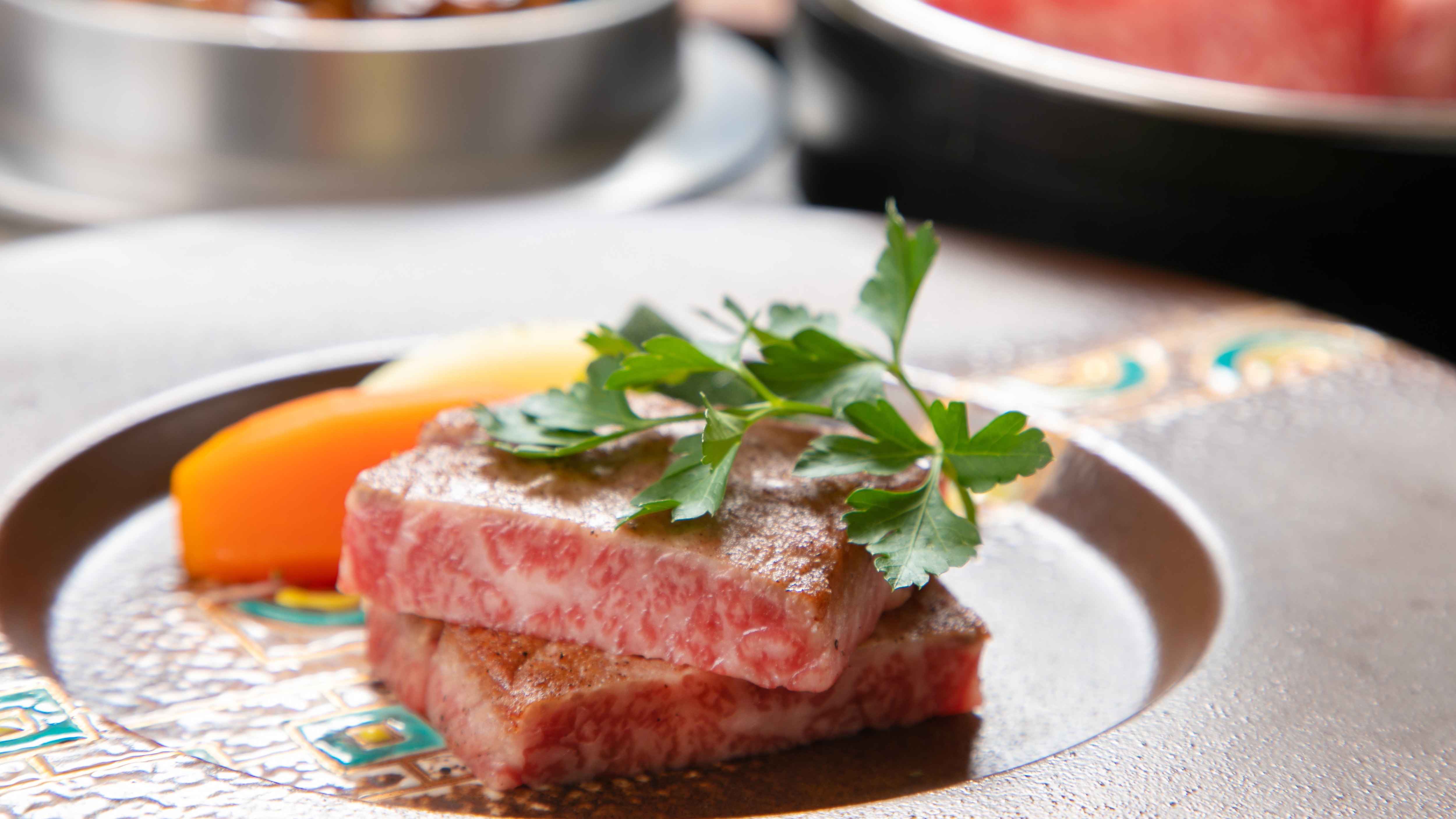 [Yamagata Beef A5 Rank Steak] Enjoy the melt-on-your-tongue texture and just the right amount of fat to your heart's content.