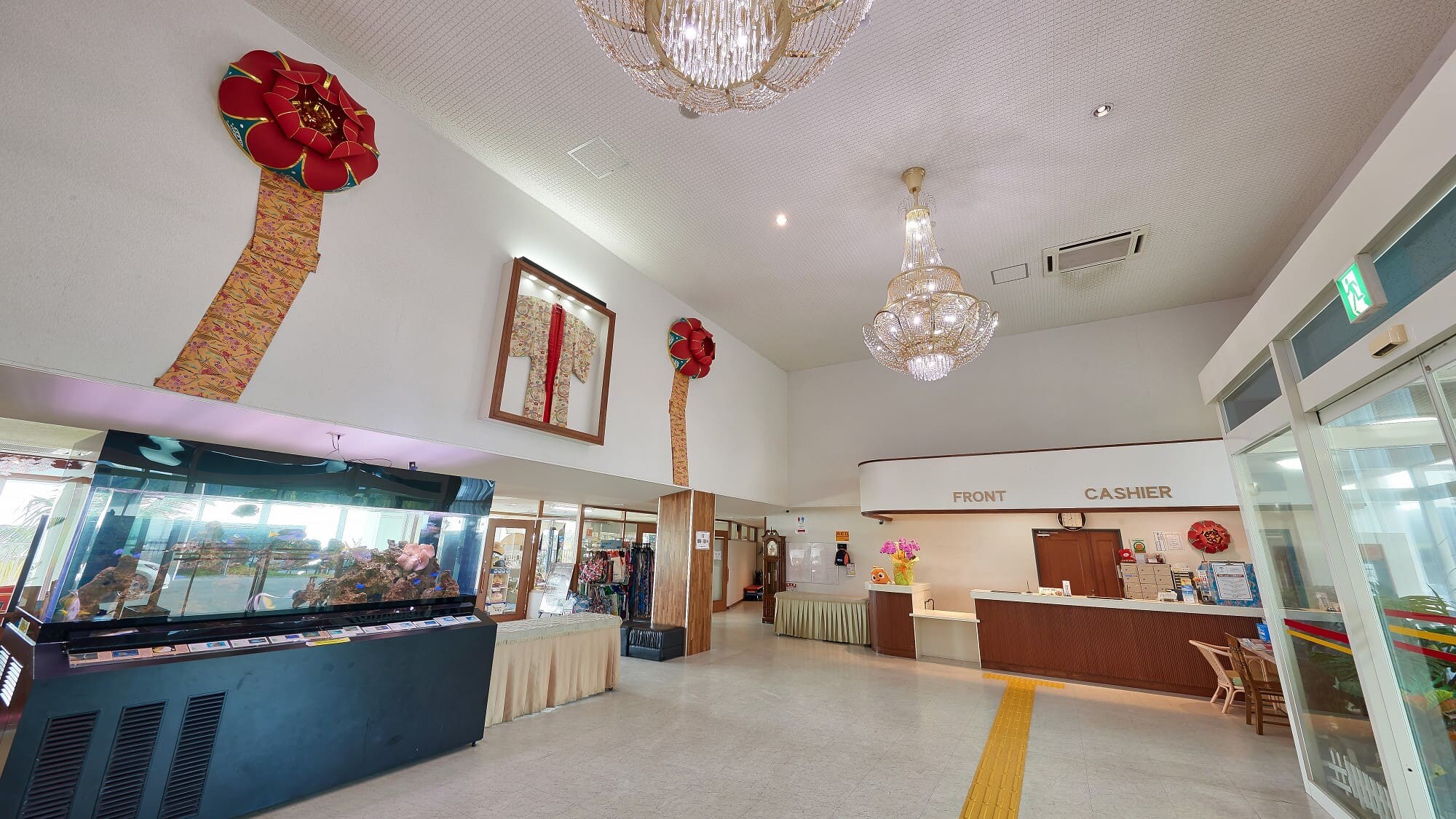  我們用大花帽歡迎您