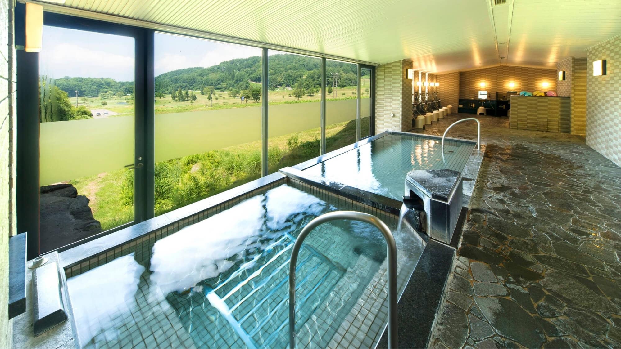 Large public bath/Morning