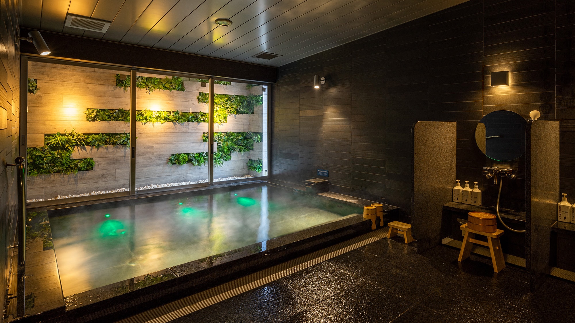 น้ำพุร้อนธรรมชาติ