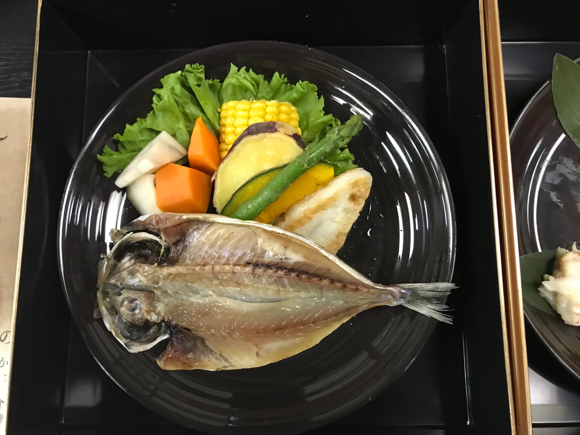 Ingredients for grilled fish and vegetables (examples).