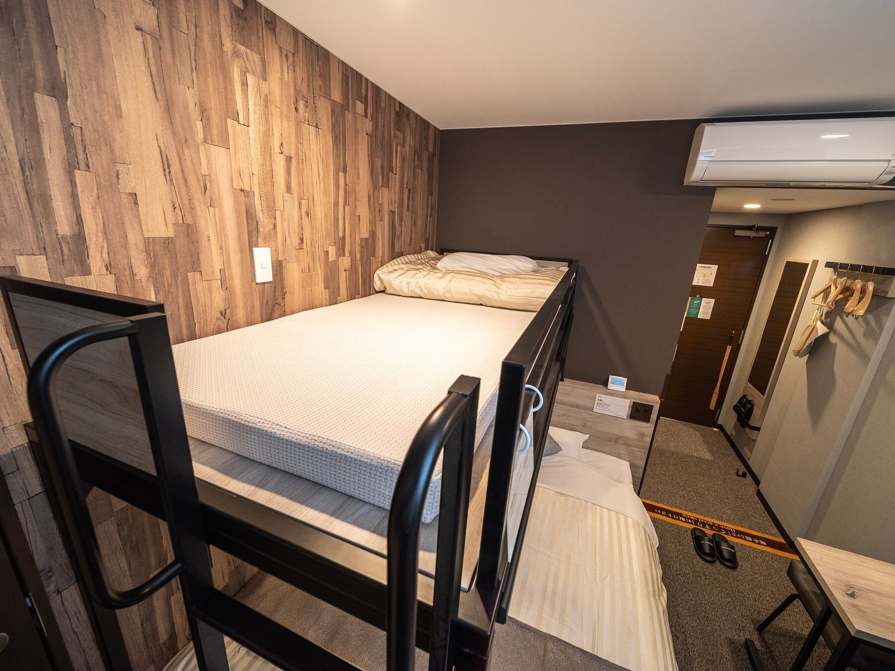 Recommended for guests with children! The loft bed, like a secret hideout, is popular.
