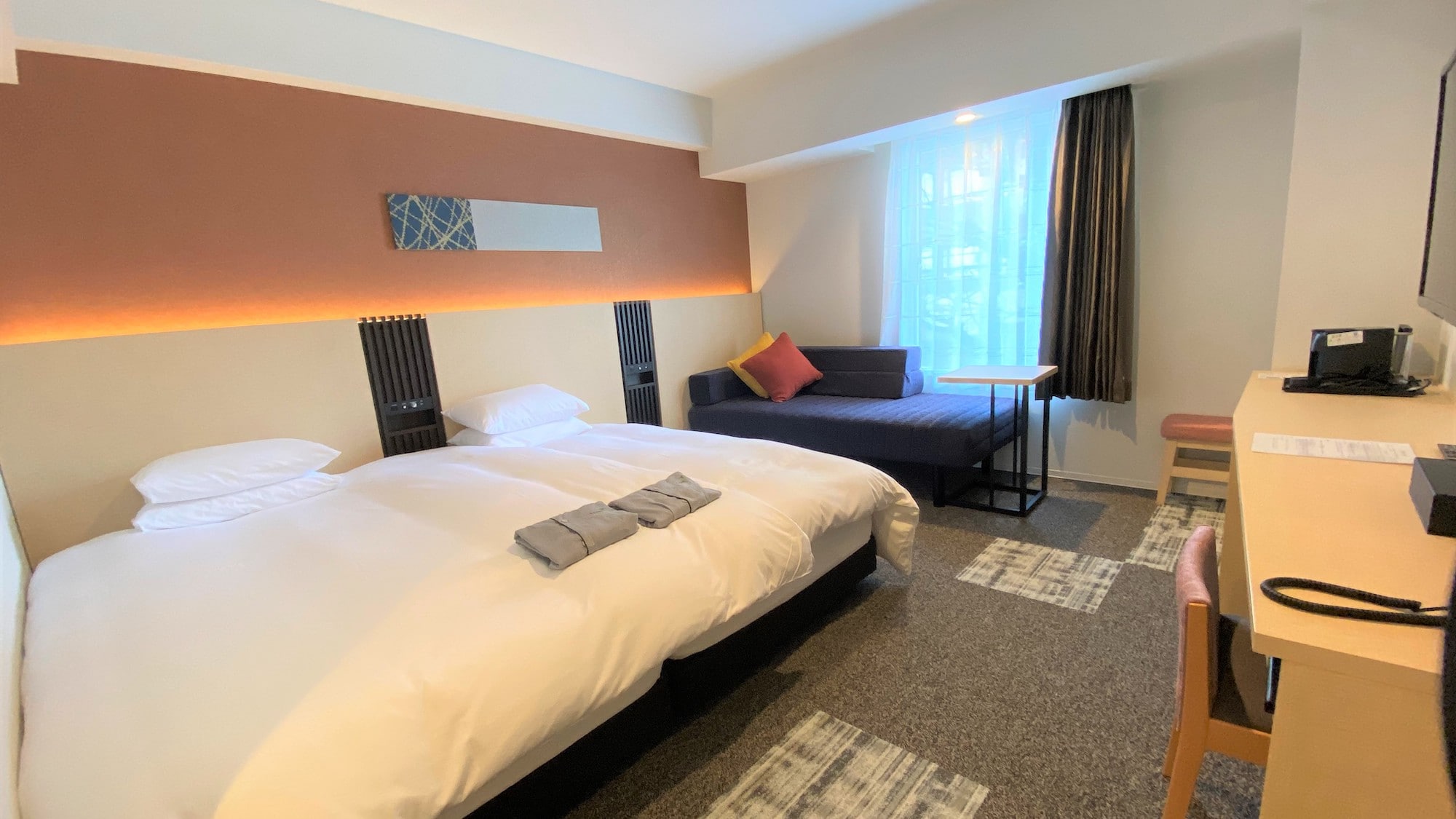 Superior Twin Room (Hollywood Twin)