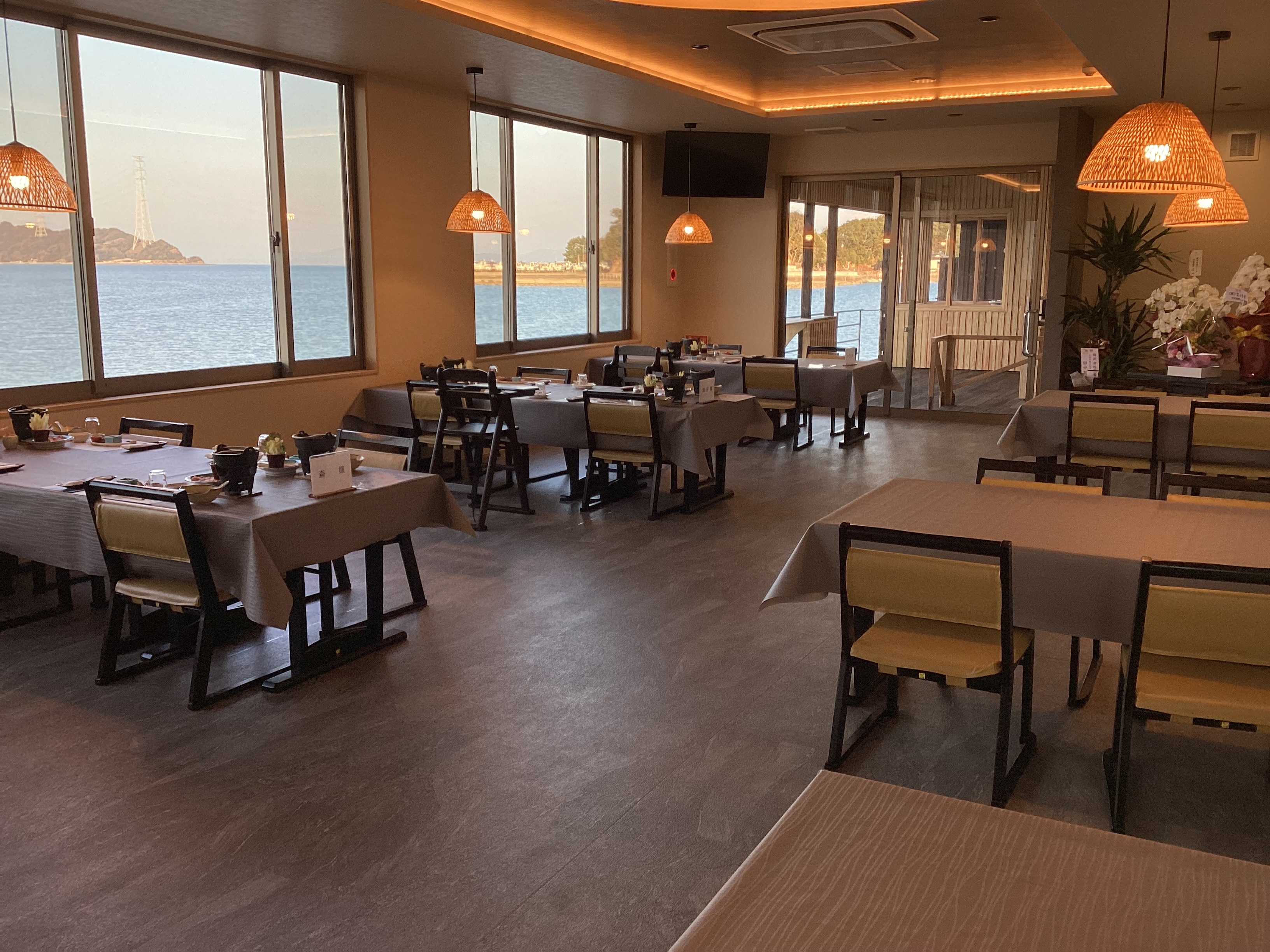 Dining room for guests of the main building