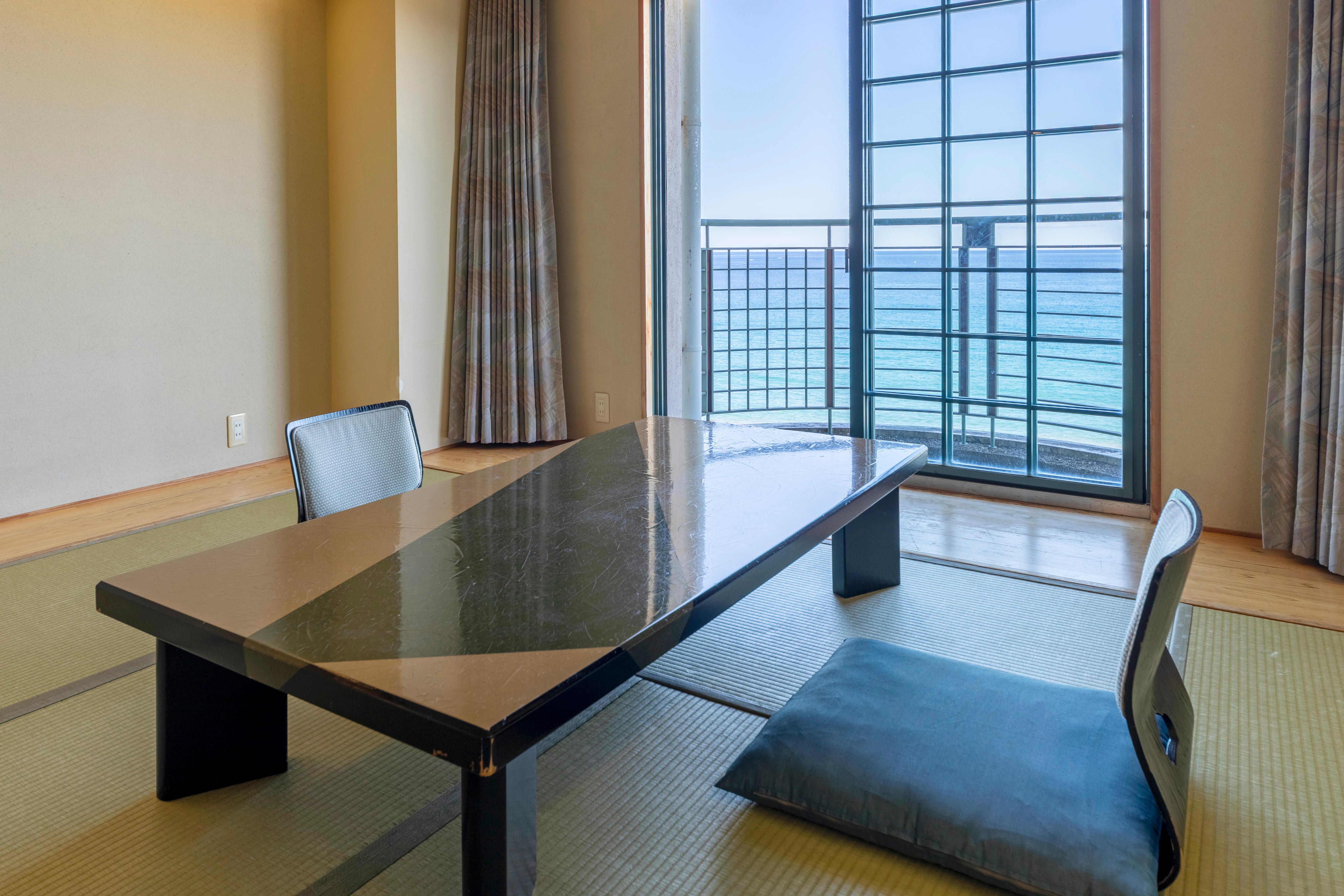 Japanese-style room