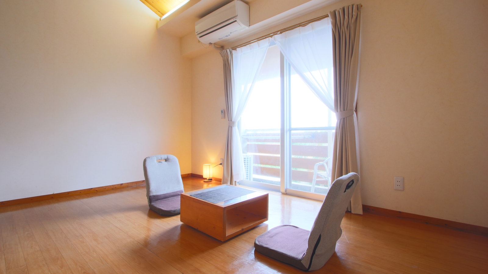 Pemandangan laut ◆ Kamar berlantai 8,5 tatami dengan loteng dan lantai*