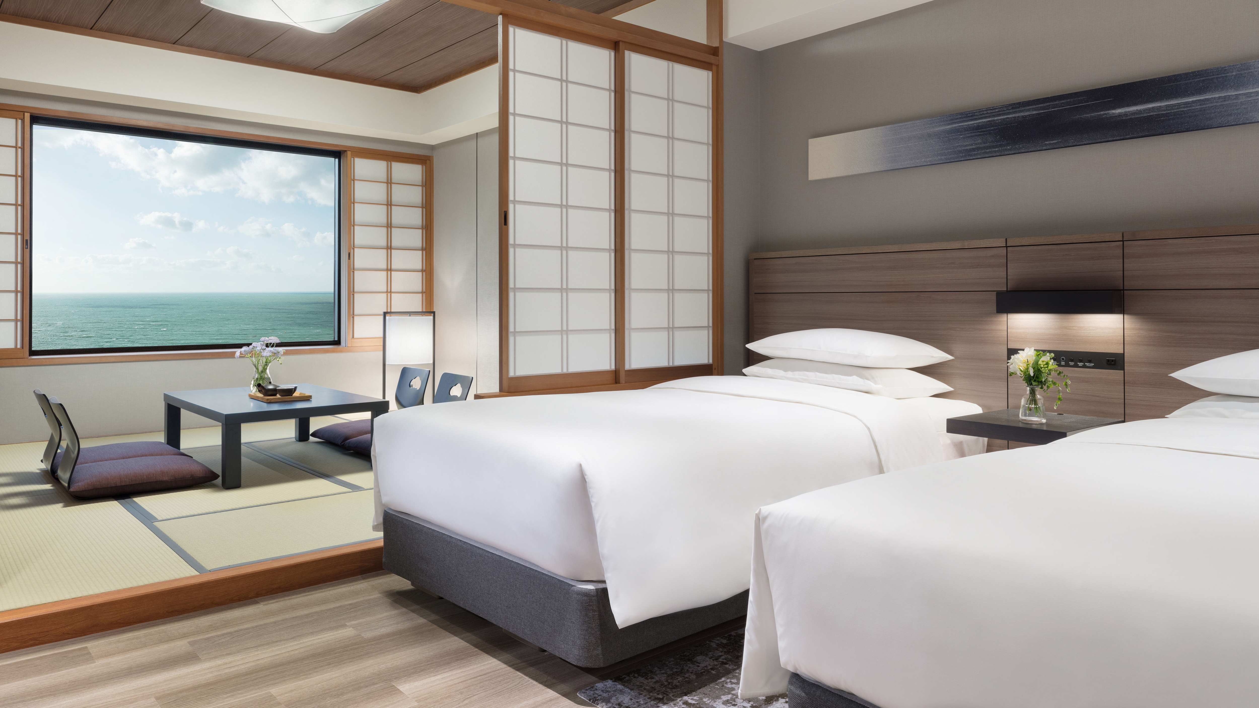  [Sea side] Japanese and Western twin room