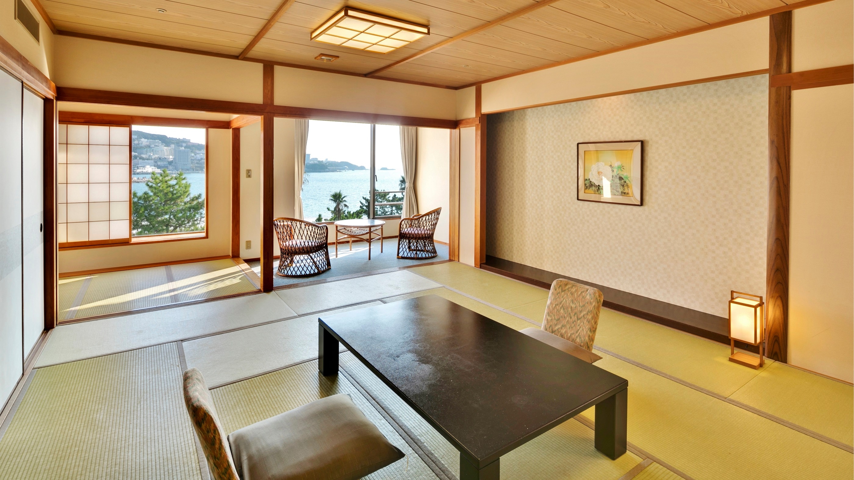 [Superior Japanese-style room] There is a sofa and a table on the deep veranda.