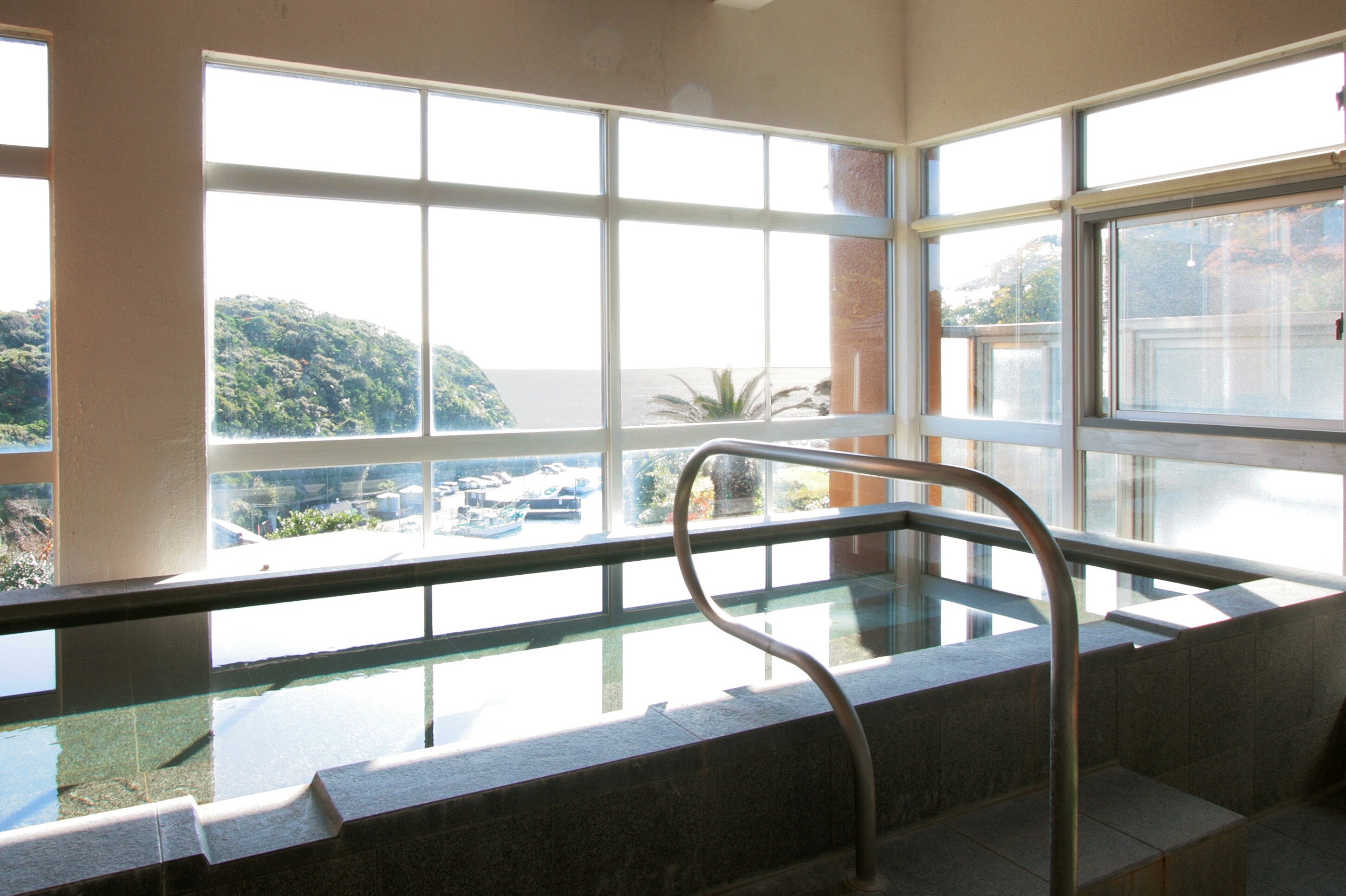 An example of an observation bath