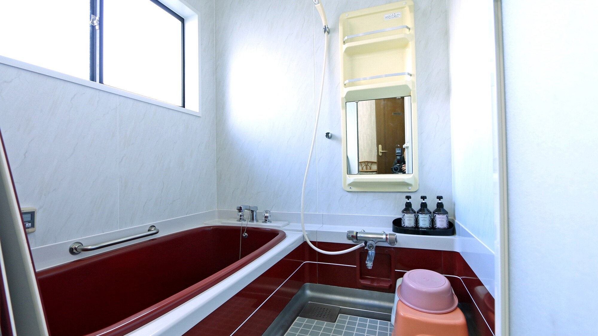 [2-story cottage] Bath
