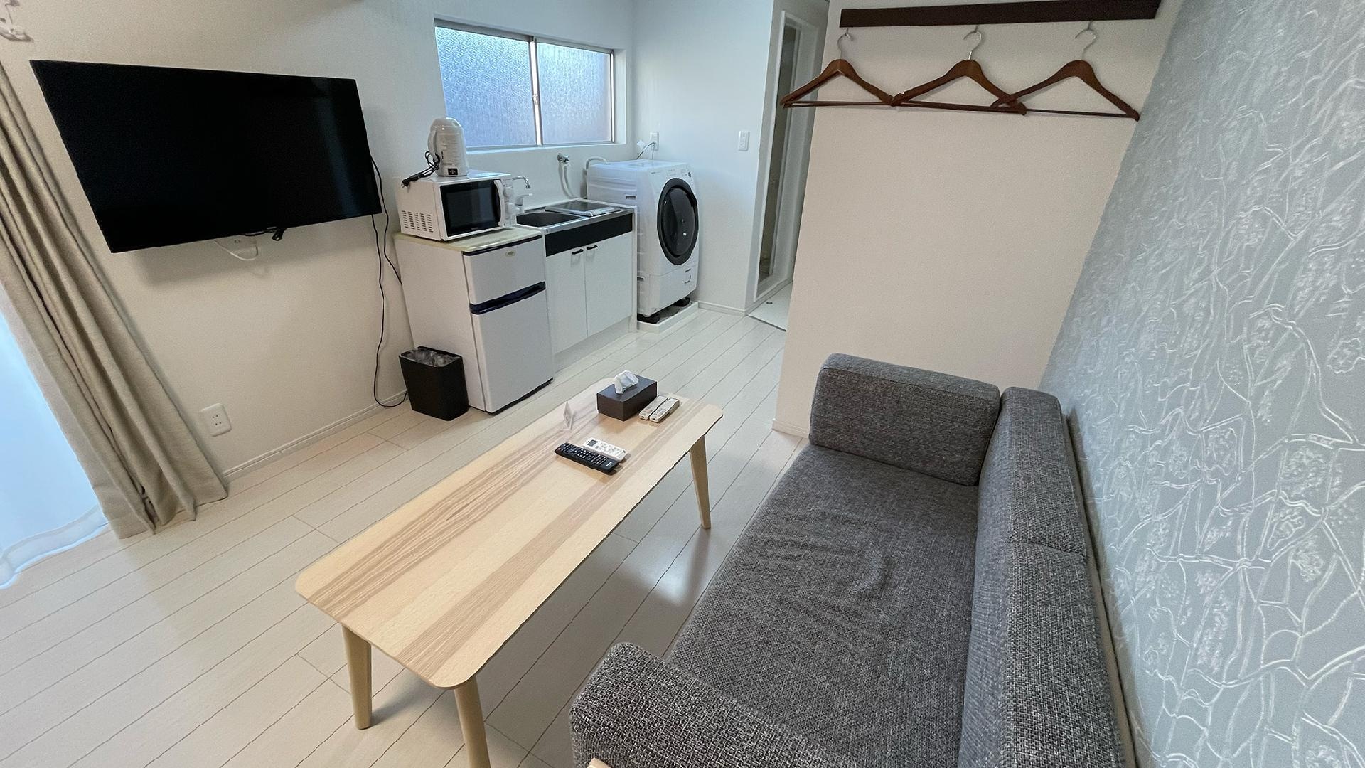 [Non-smoking] Renovated twin room with automatic washing machine (2 bunk beds)