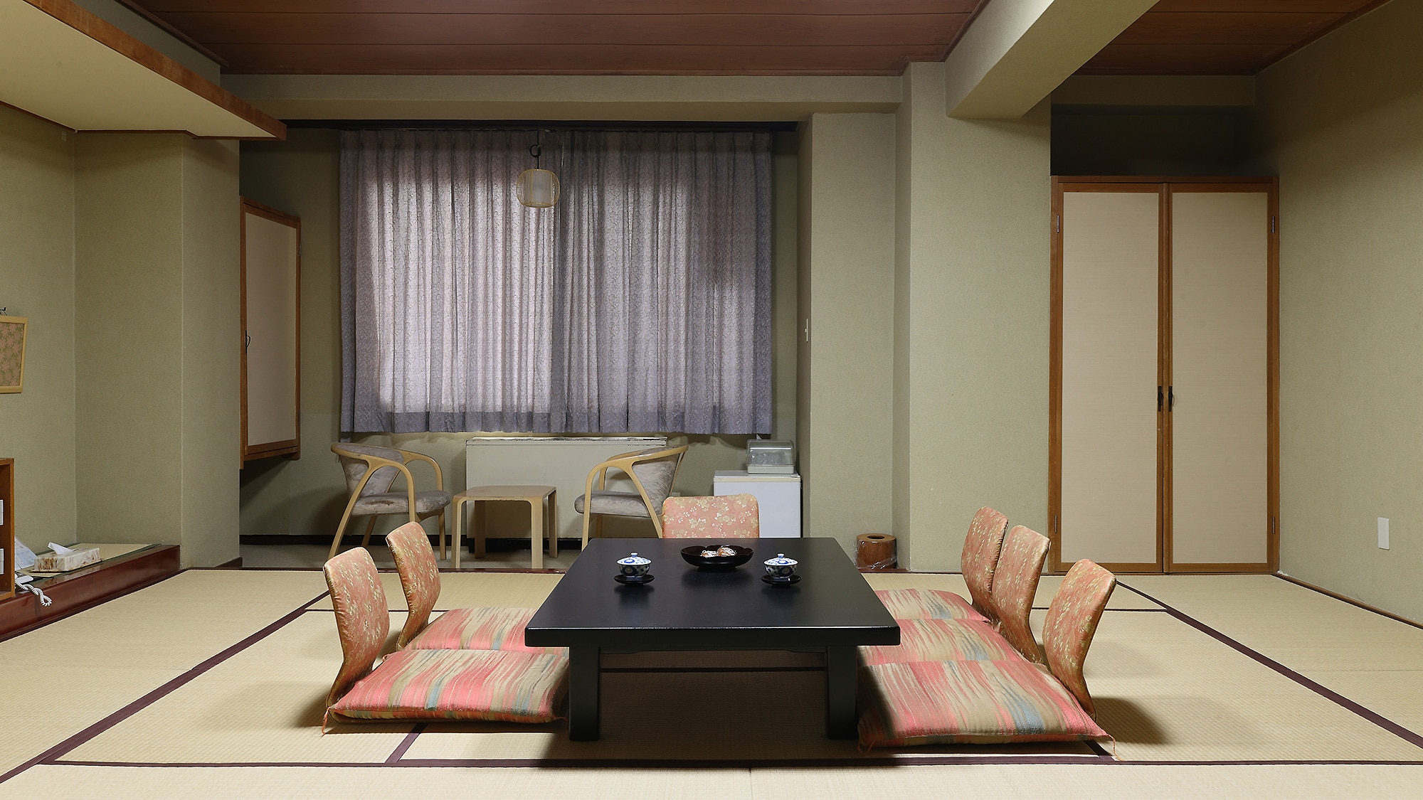 [Japanese-style room] Leave your room to us