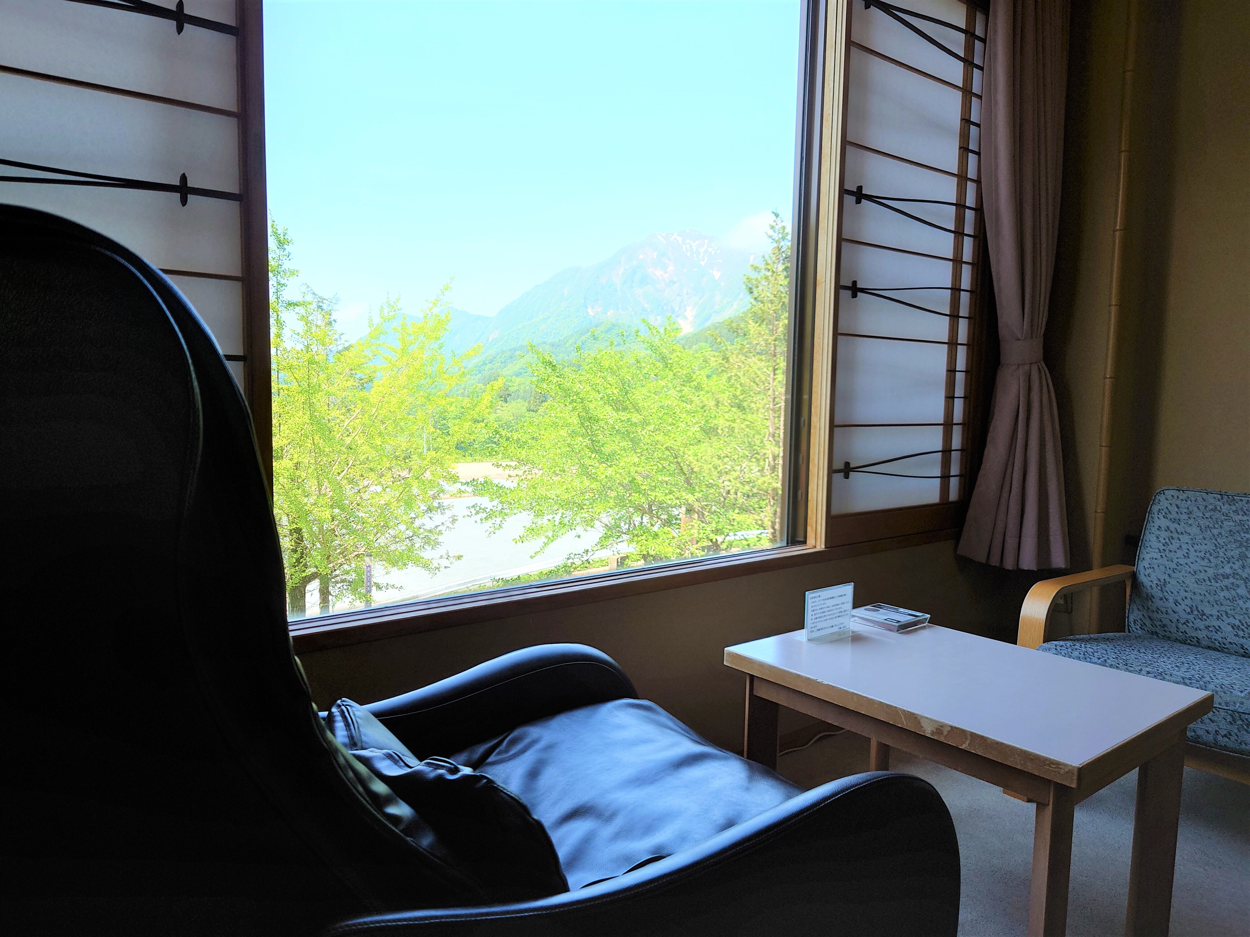[Special View] 10-tatami Japanese-style room (with massage chair)