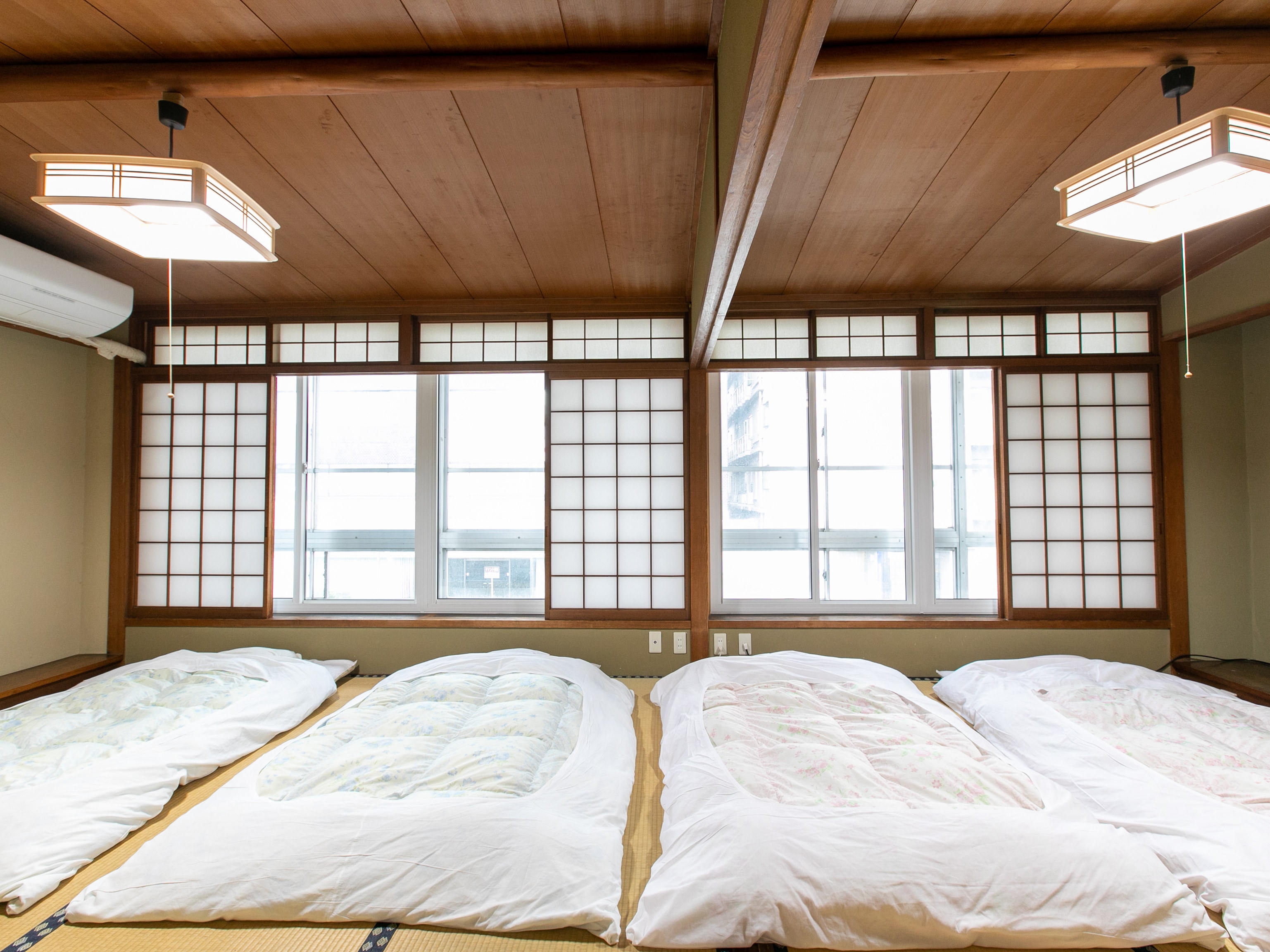 Japanese-style room for eight people (no bath or toilet)