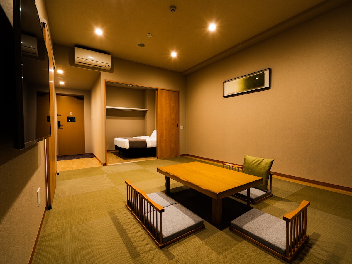Superior Japanese modern suite with spa bath