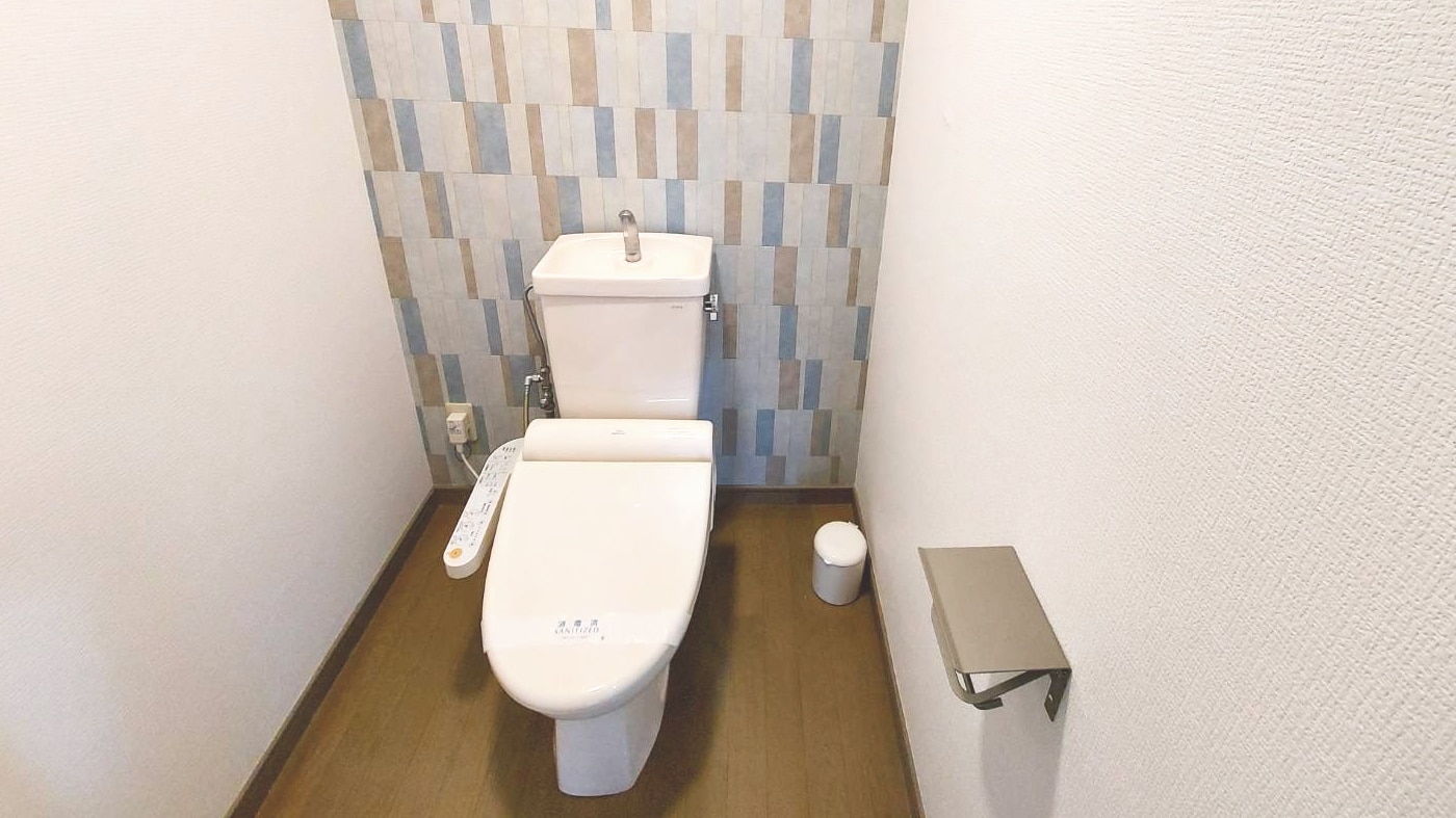 {Annex} Fourth Toilet