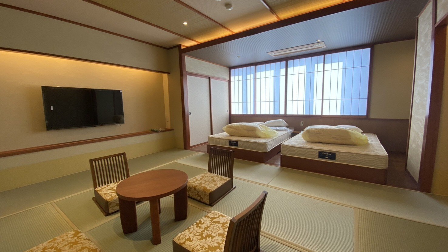 [A mix of Japanese and Western styles] Modern Japanese-Western style room, West Wing, shower booth
