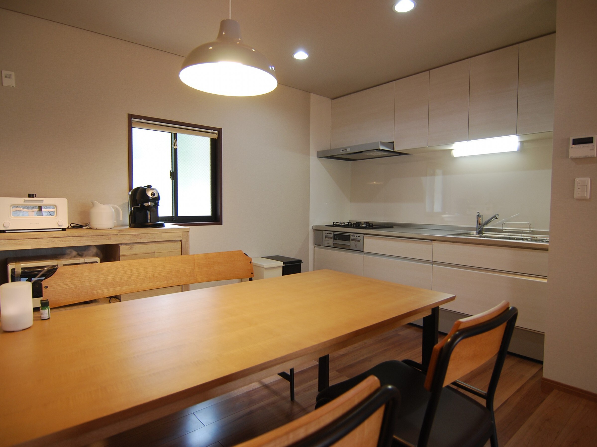 Honors Hill 10 Dining Kitchen