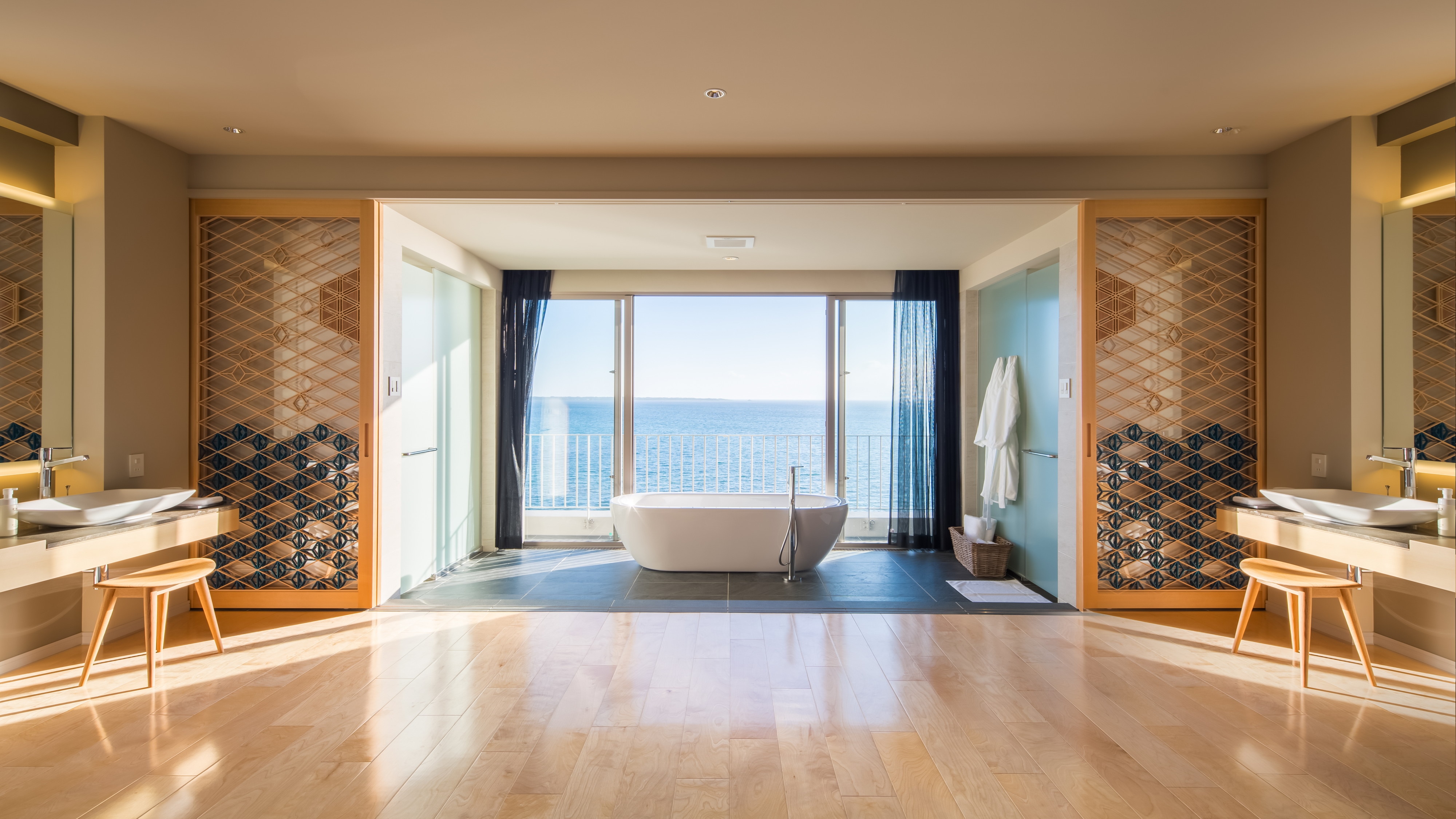 新建築“海洋花園”浮船