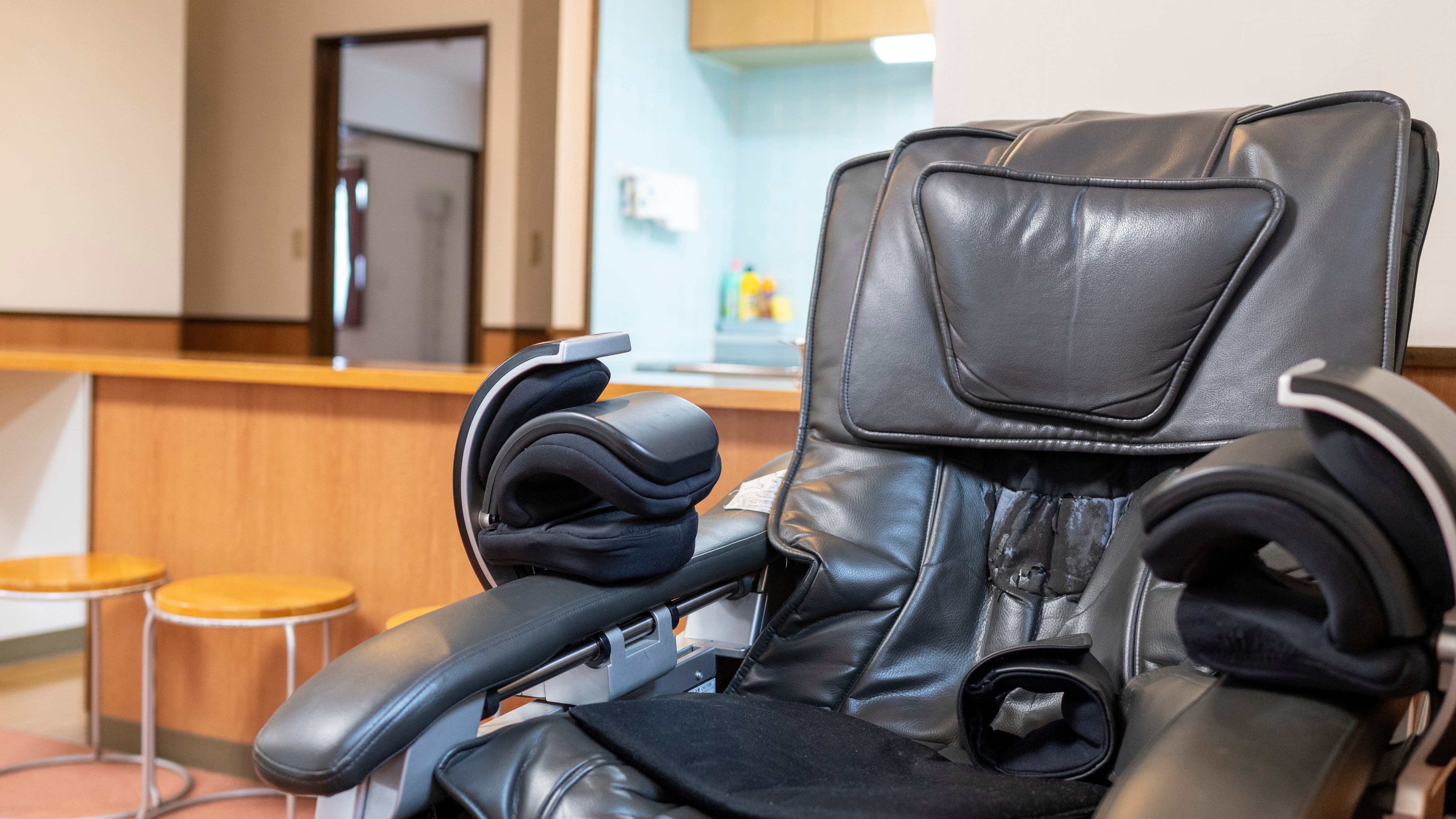 Rooms with massage machines are popular and highly requested by regular customers.