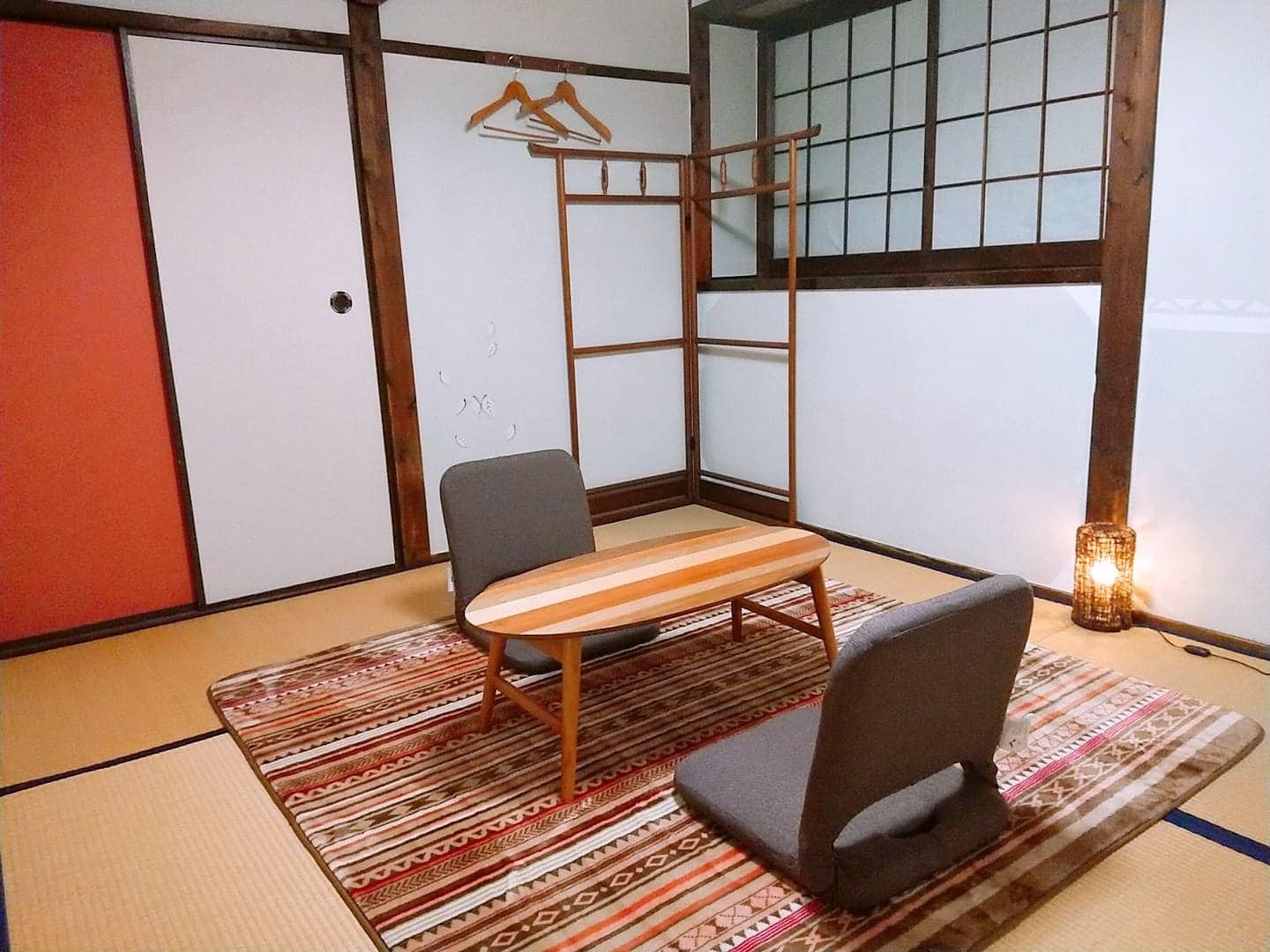 [6榻榻米日式房间示例]虽然很小，但您可以度过轻松的时光。