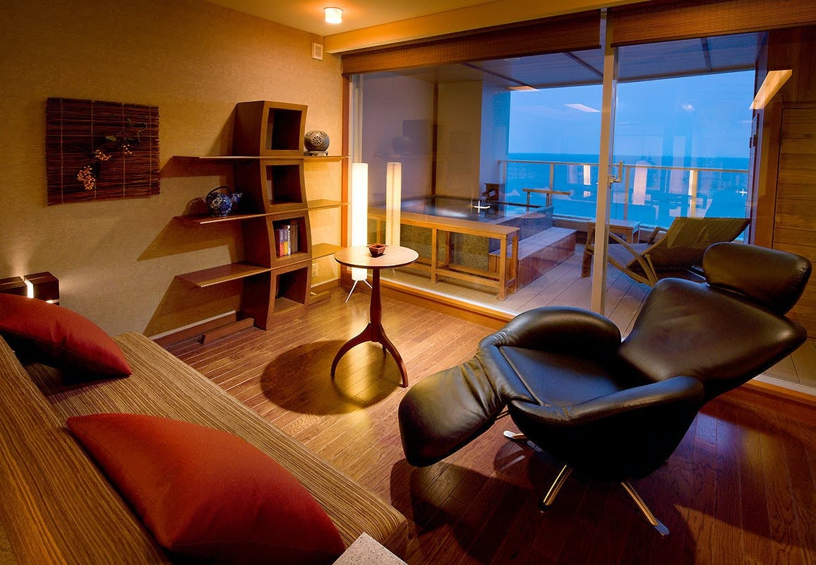 Guest room B type with open-air bath