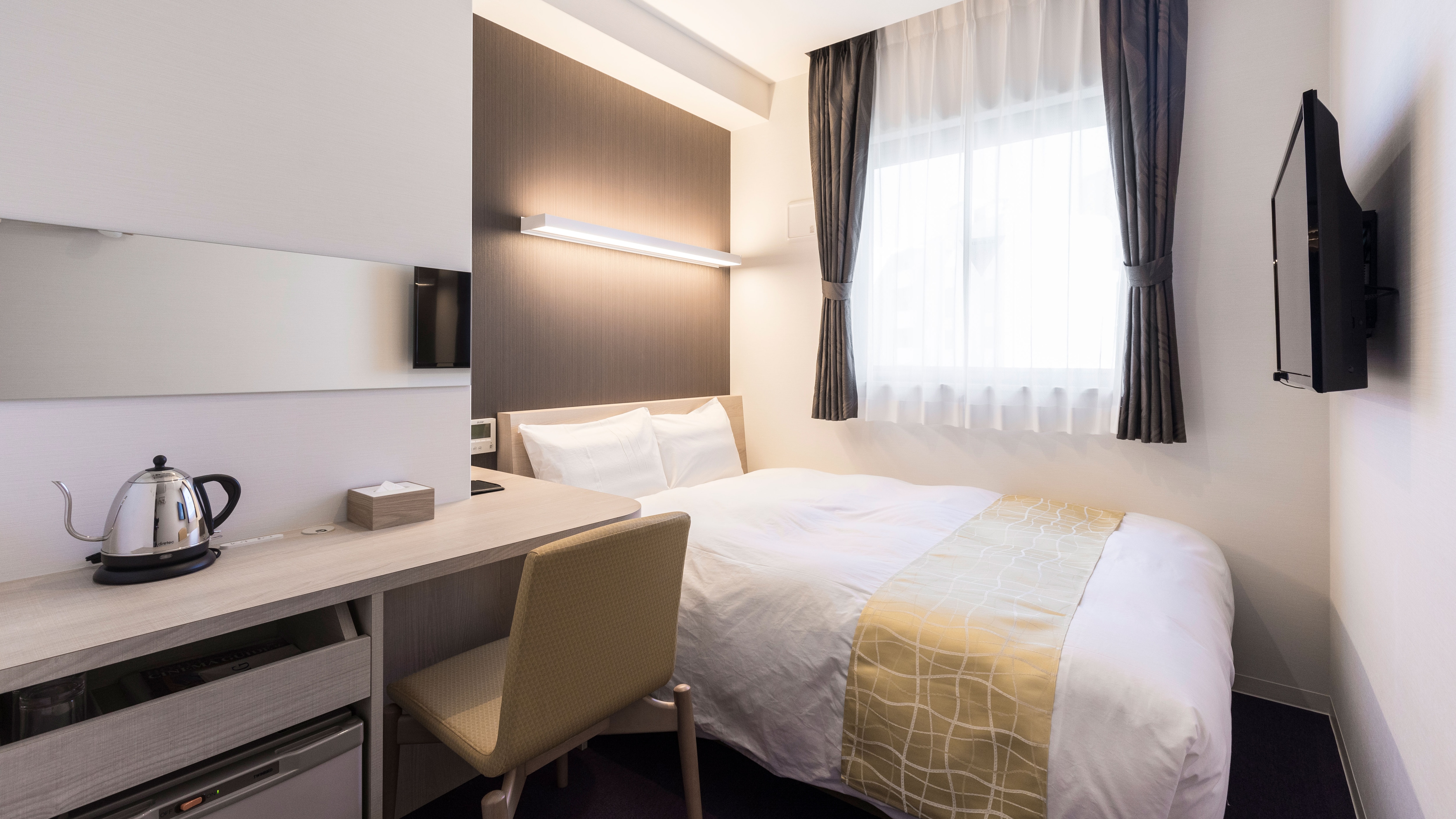 Single / semi-double room (example)