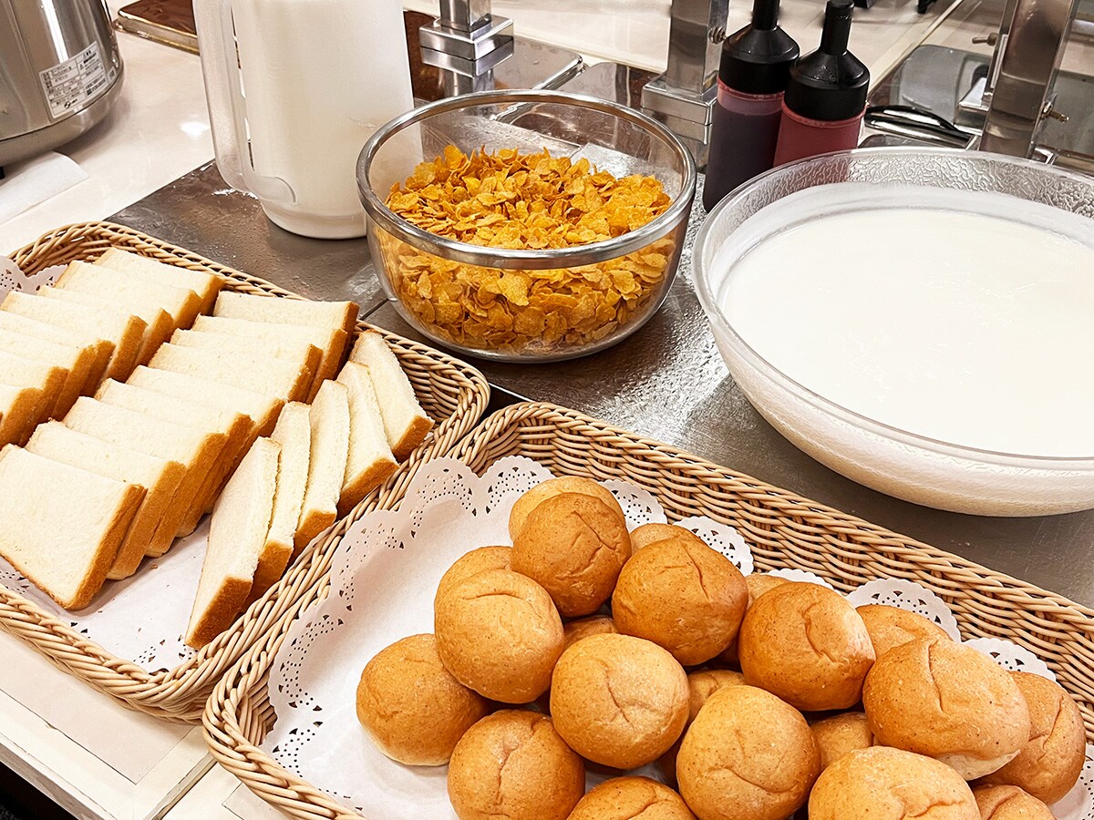 Image of a breakfast buffet